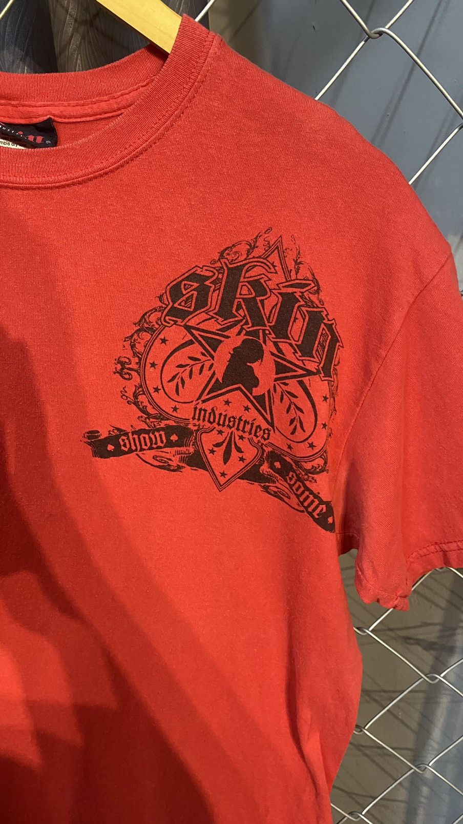 World Industries VINTAGE SKILL INDUSTRIES SKATE GIRL RED SMALL Size US S / EU 44-46 / 1 - 5 Thumbnail