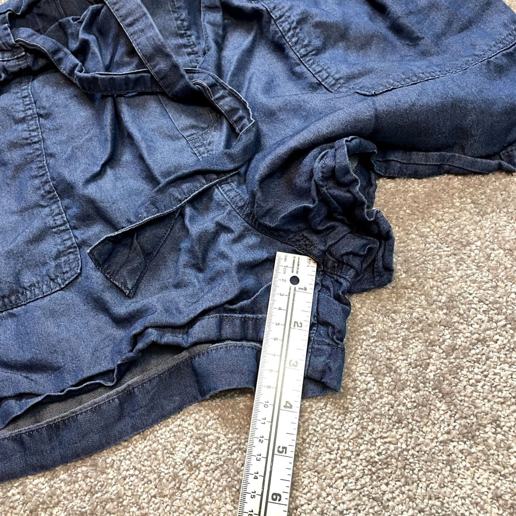 Vintage Time and Tru Paperbag Shorts Womens 20 XXL Blue Chambray Belted Lyocell Stretch Size 42" / US 20 - 2 Thumbnail