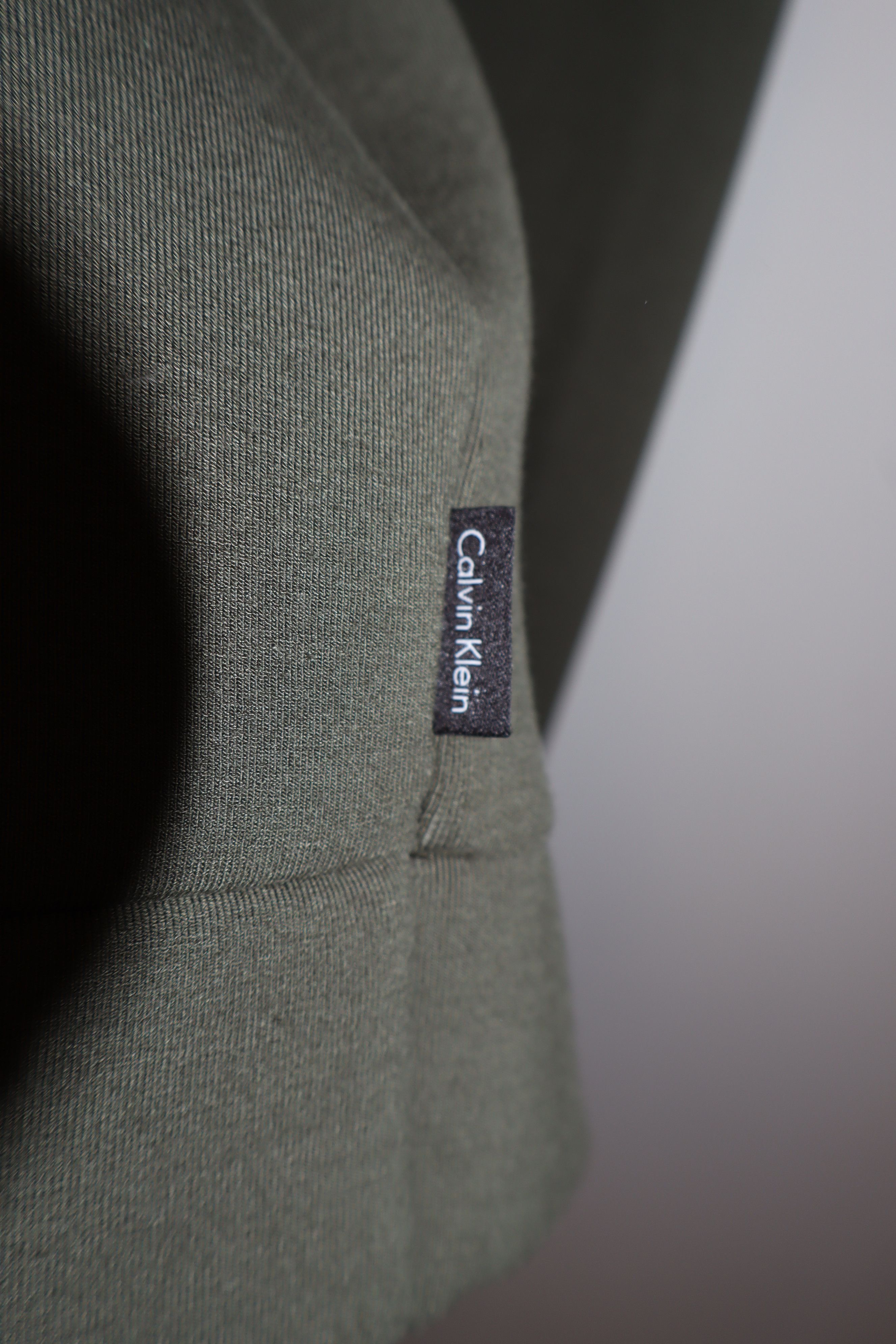 Calvin Klein Embroidered logo sweatshirt Size US L / EU 52-54 / 3 - 10 Thumbnail
