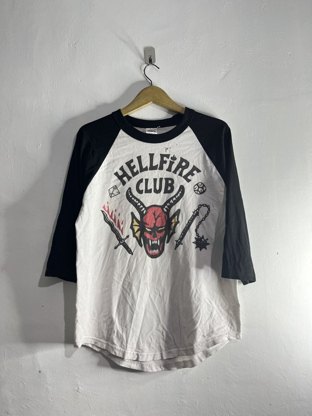 Vintage Vintage stranger things hellfire club tshirt Size US M / EU 48-50 / 2 - 1 Thumbnail