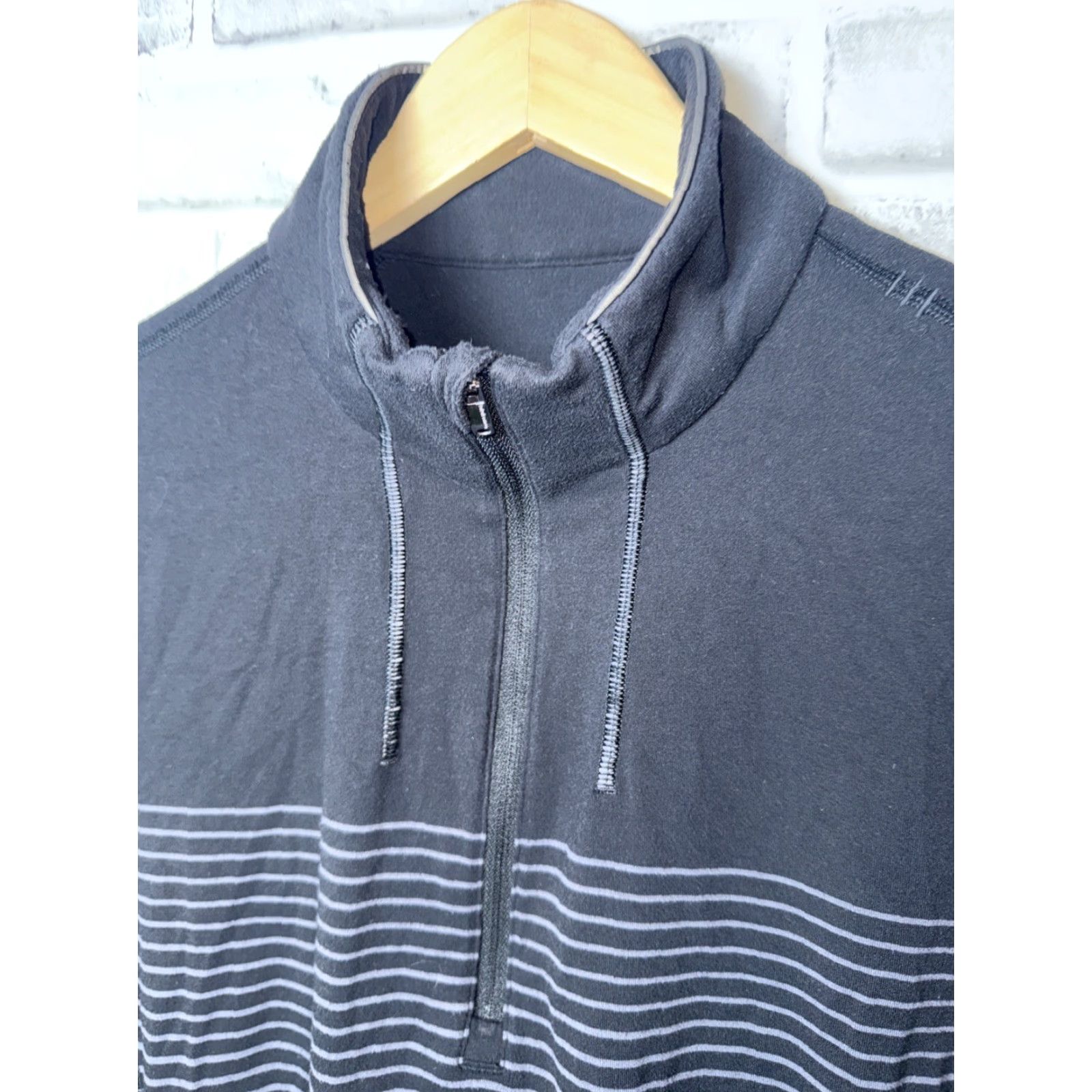 Lululemon Lululemon Sweat Session 1/2 Zip Performance Sweatshirt Mens M Black Gray Stripes Size US M / EU 48-50 / 2 - 2 Thumbnail