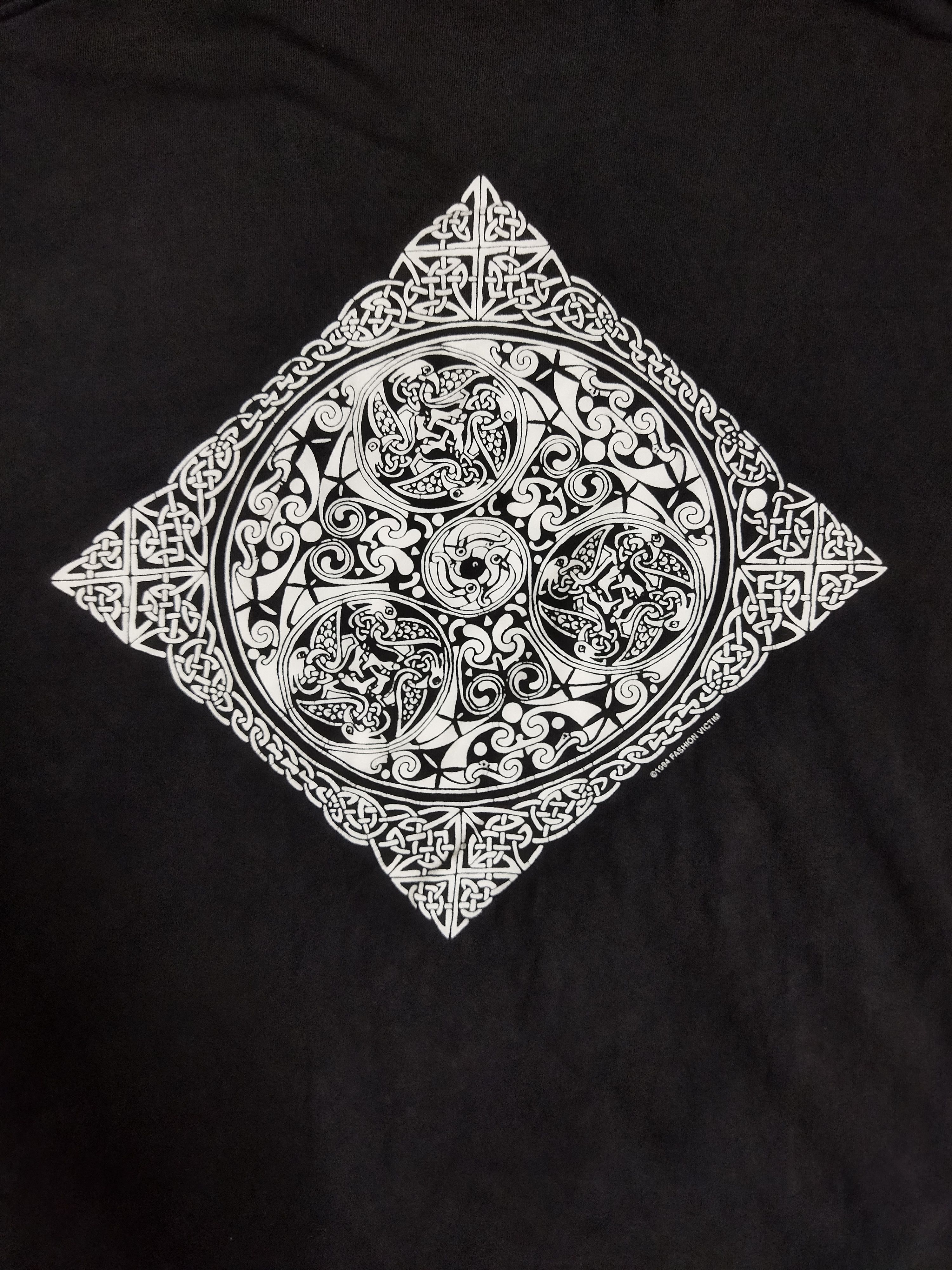 Fashion Victim × Vintage Vintage 1994 Fashion Victim Celtic Knot Tribal Birds Tee Size US XL / EU 56 / 4 - 4 Thumbnail