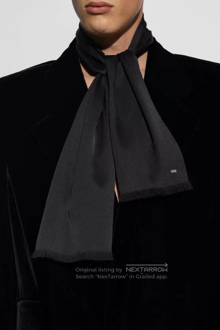 Saint Laurent Paris Saint Laurent Black Silk Bow Tie Scarf. Size ONE SIZE - 7 Thumbnail