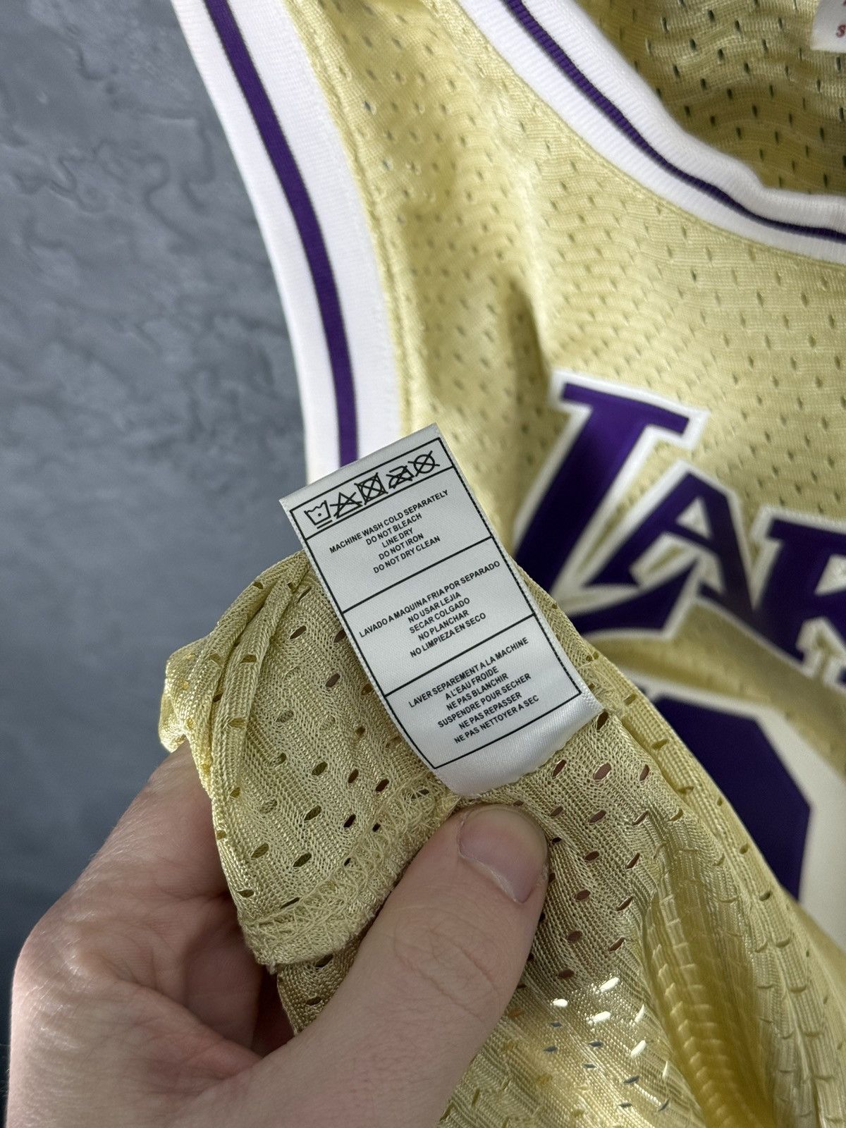 Mitchell & Ness NBA Los Angeles Lakers Shaquille O’Neal Gold Swingman Jersey Size US L / EU 52-54 / 3 - 11 Thumbnail