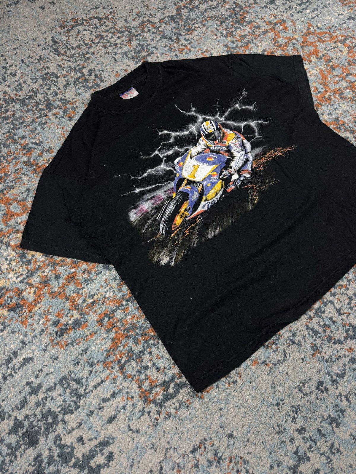 Vintage Vintage 90s Repsol motorcycle motogp racing graohic tee Size US L / EU 52-54 / 3 - 2 Thumbnail