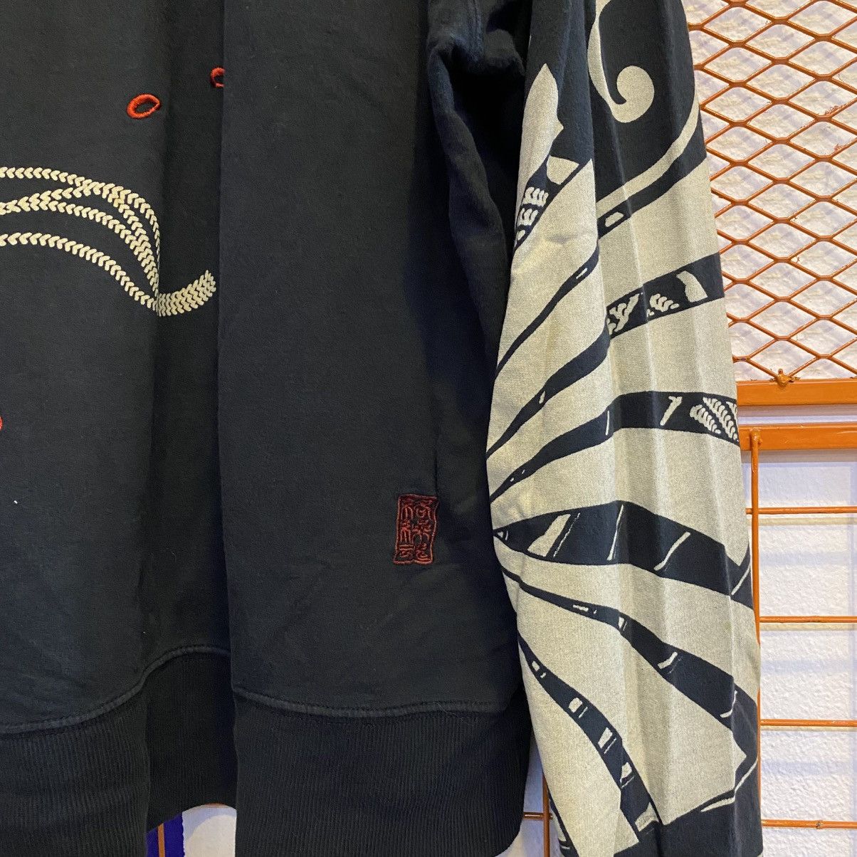 Karakuri Tamashii Vintage Karakuri Tamashi Japanese Brand Sweatshirt Hoodie Size US XL / EU 56 / 4 - 8 Thumbnail
