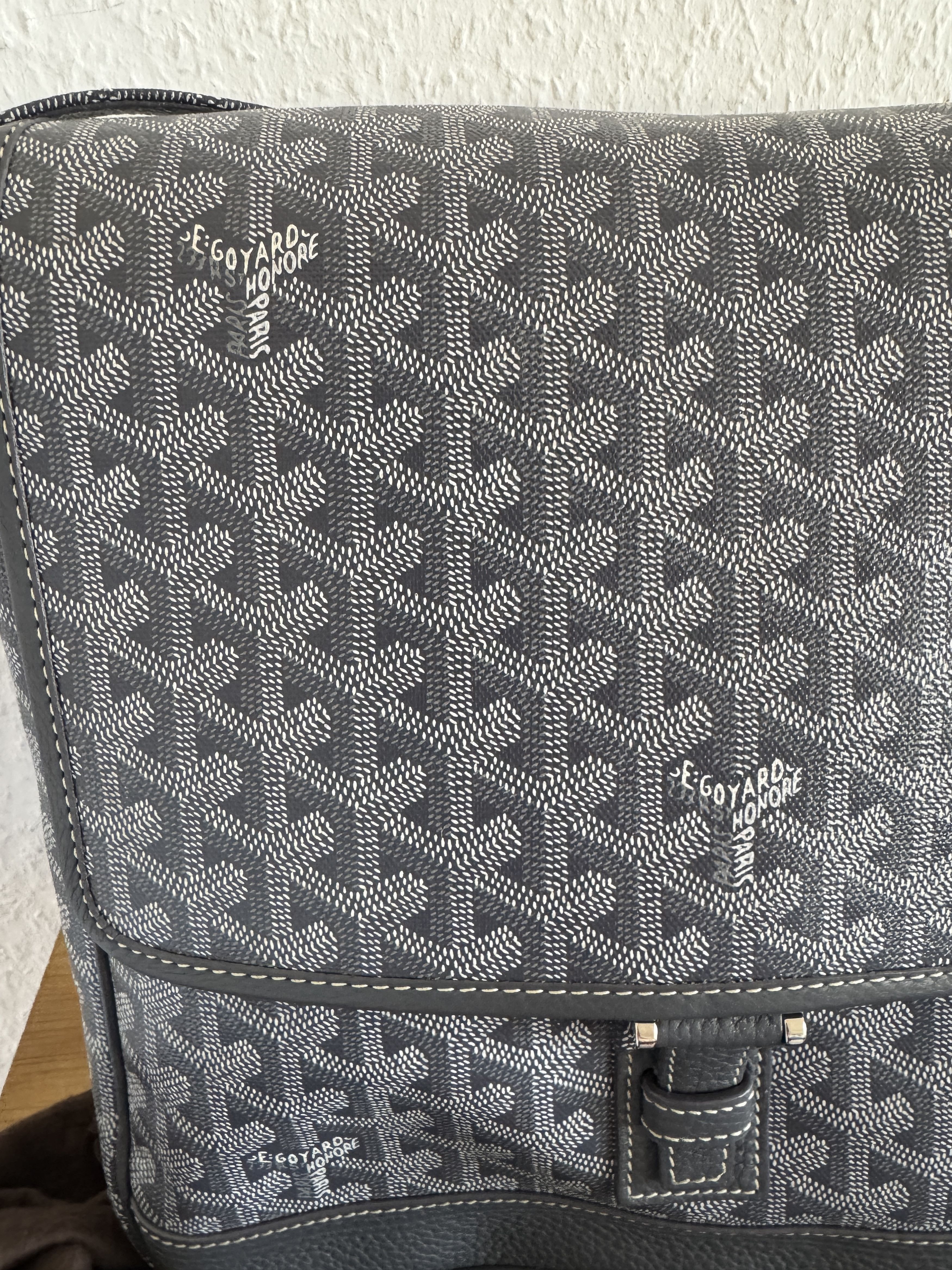 Goyard Grand Bleu MM Messenger Bag – Grey Size ONE SIZE - 5 Thumbnail