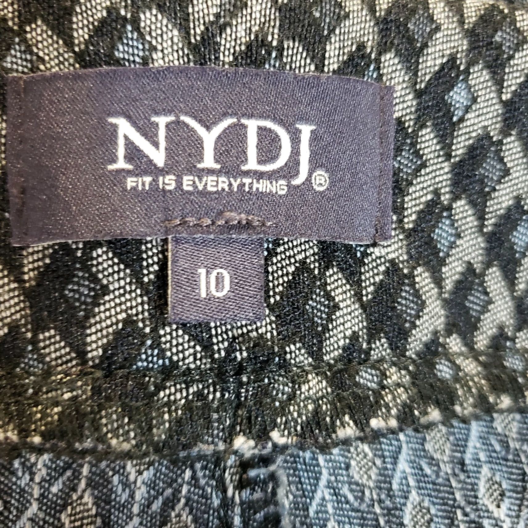 NYDJ VINTAGE? No, NYDJ Women's Basic Legging in Printed Jersey Sz 10 Blue Gray Pull On Mid Rise Geometric Leggings Womens 10 Blue Gray NYDJ Size L / US 10 / IT 46 - 7 Thumbnail
