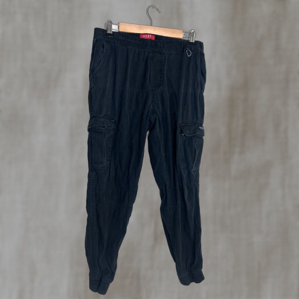 Guess VINTAGE Guess Mens Medium Black Ankle Cargo Joggers Missing Drawstring 32x27 Size US 31 - 1 Thumbnail