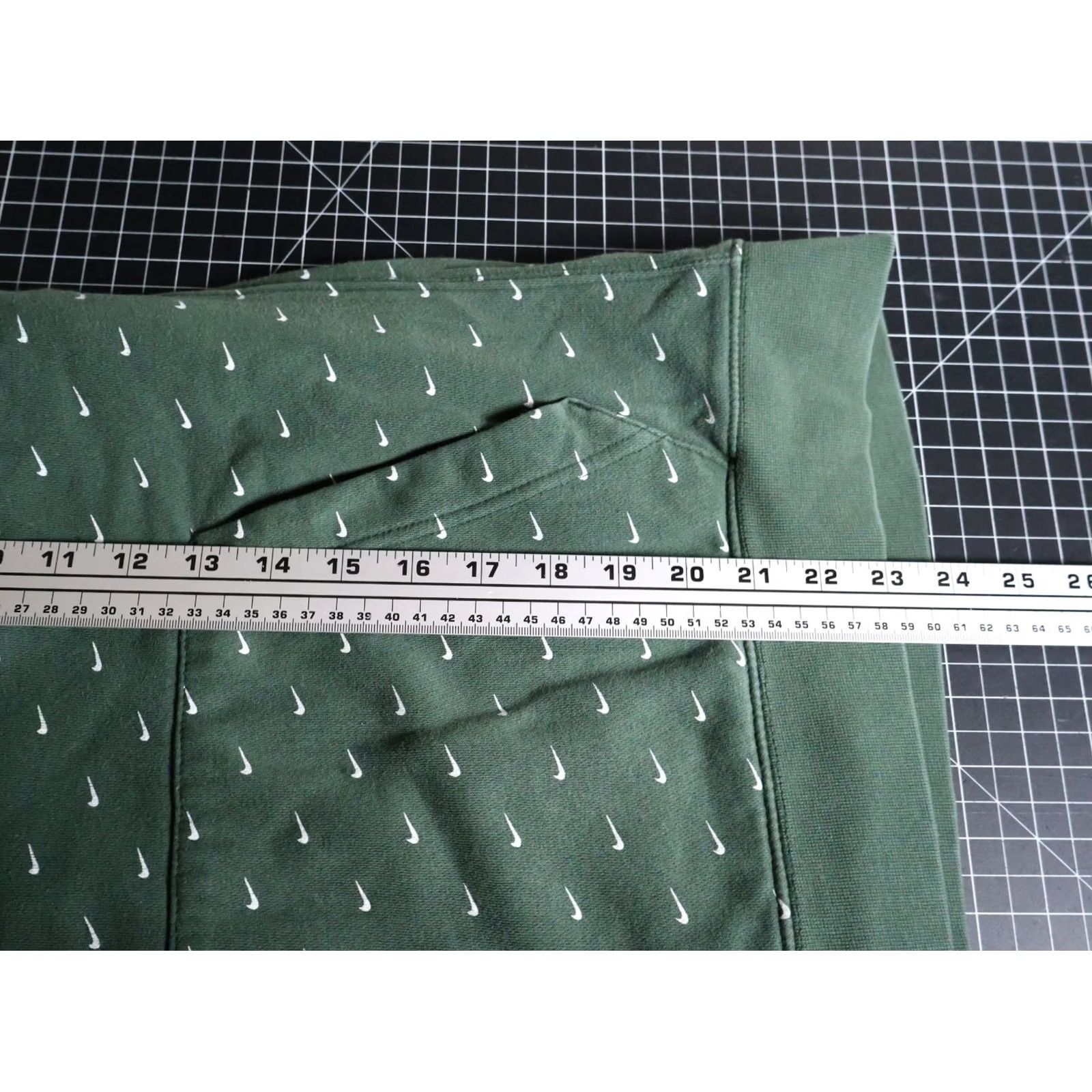Nike Nike Swoosh Hoodie Men's Medium Green AOP Drawstring Pullover Sweatshirt Size US M / EU 48-50 / 2 - 6 Thumbnail