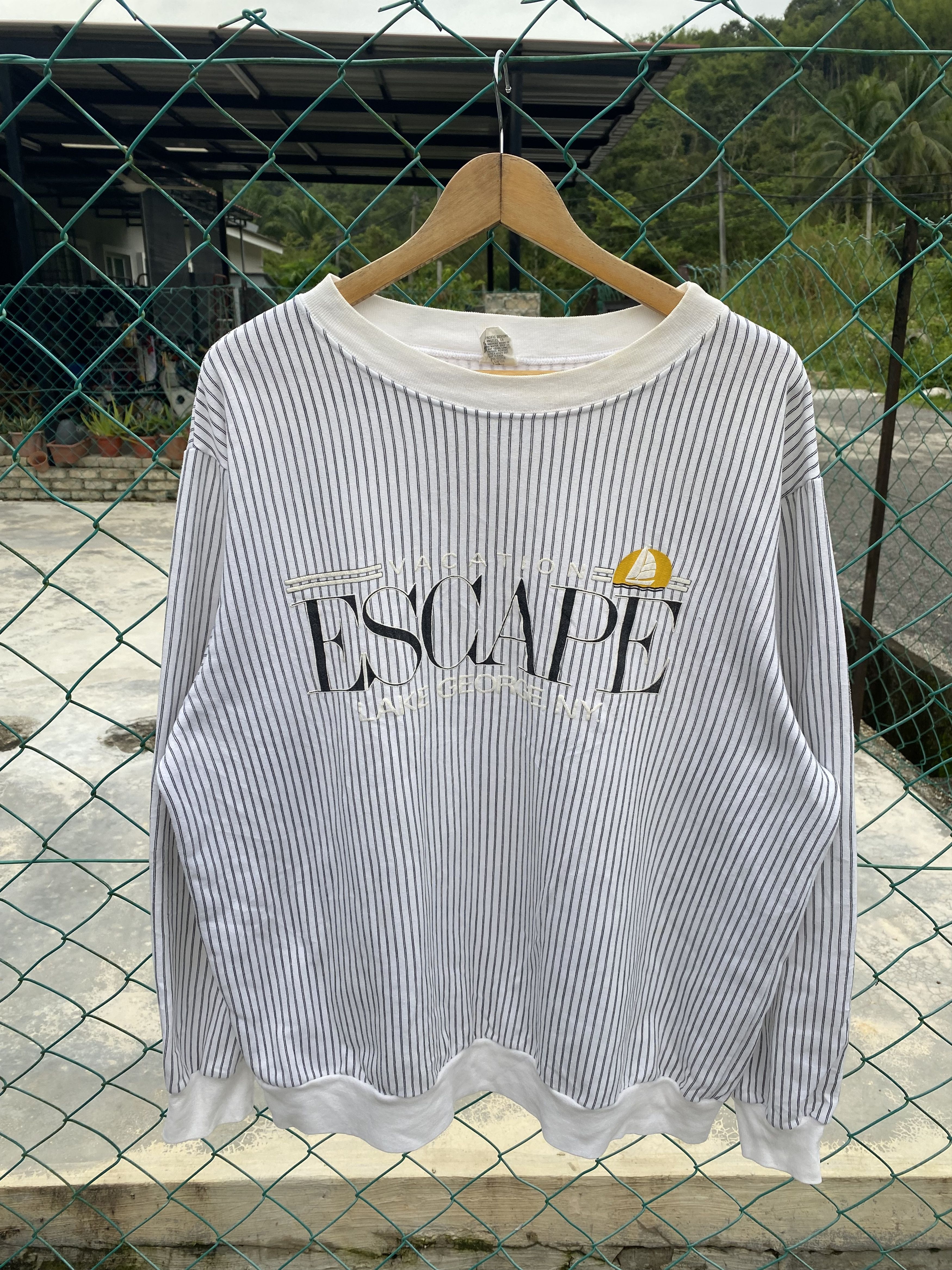 Vintage Vintage 90’s Vacation Escape Lake George NY. Size US L / EU 52-54 / 3 - 1 Thumbnail