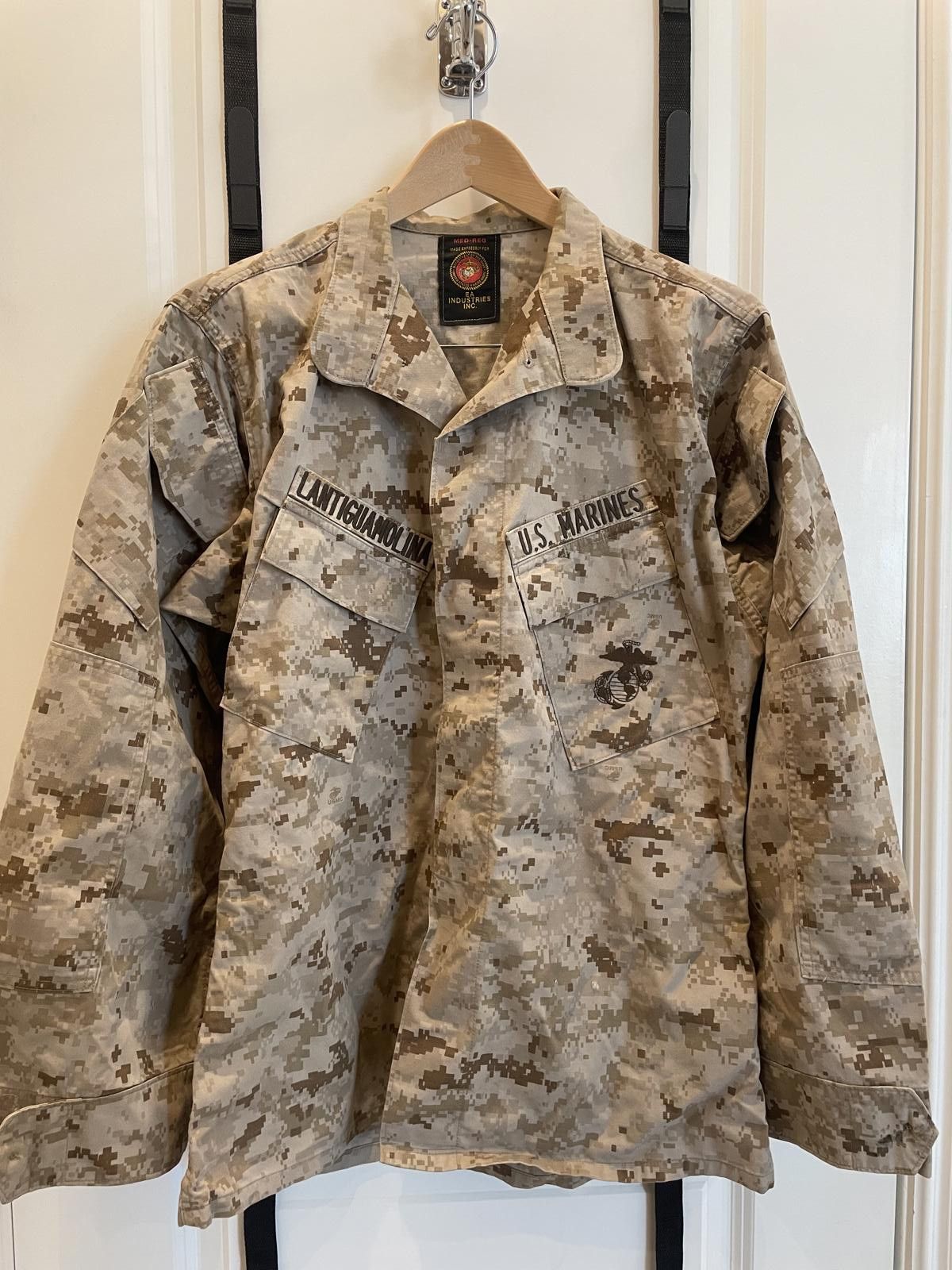 Designer USMC Desert MARPAT Camouflage Blouse MCCUU Medium Regular EA Size ONE SIZE - 1 Thumbnail