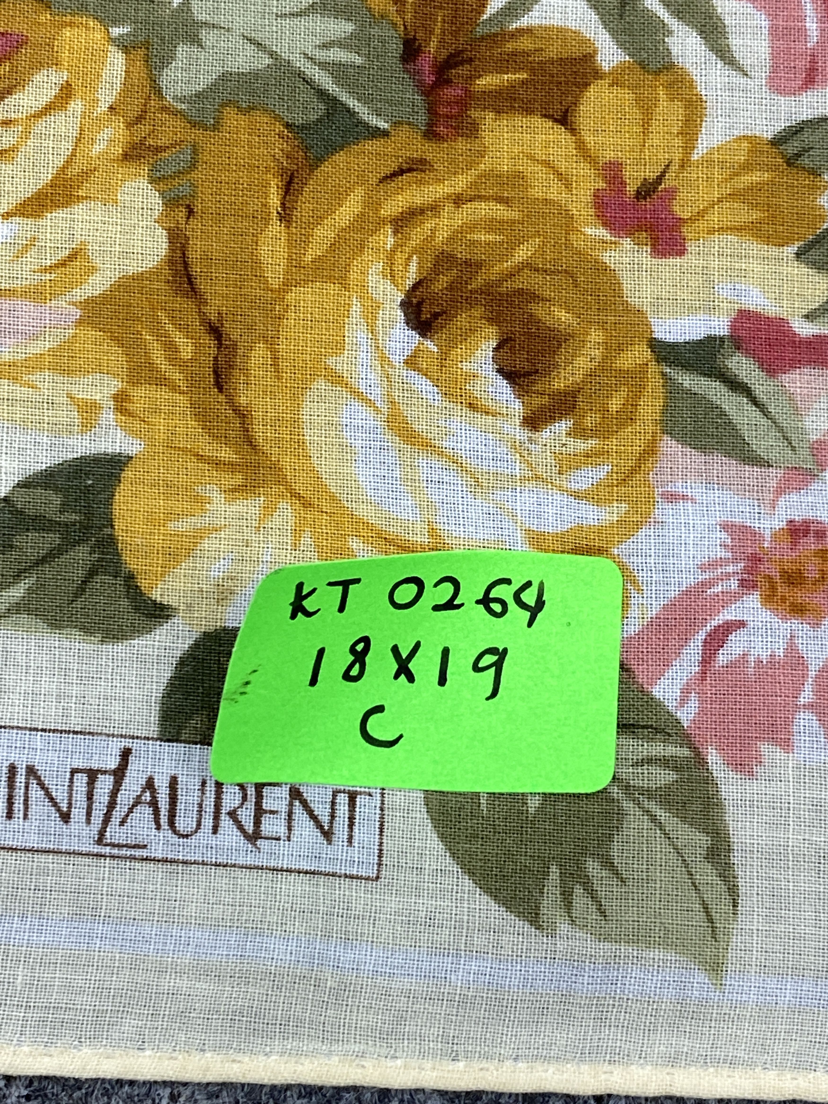 Yves Saint Laurent Yves Saint Laurent Handkerchief / Neckerchief KT0264 Size ONE SIZE - 8 Thumbnail