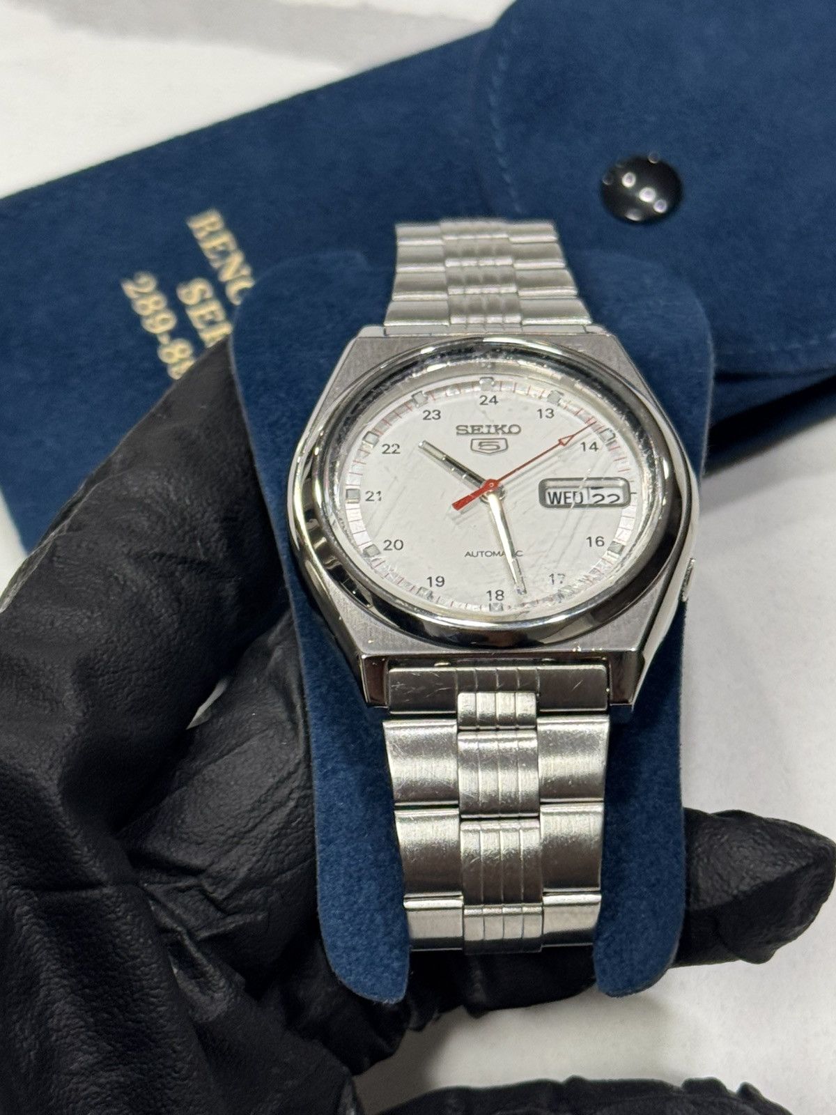 Seiko Vintage Seiko 5 7S26-8760 ‘Red Ticker’ Size 38 - 10 Thumbnail