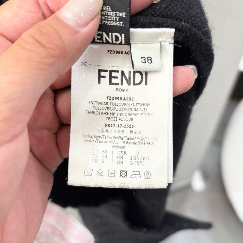 Fendi Fendi size 38 Long sweater with letter logo on the neck Size US XXS / EU 40 - 6 Thumbnail