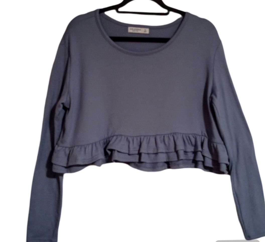 Arizona Jean Co. Long Sleeve Light Blue Pullover Sweater with Ruffle Bottom Size M / US 6-8 / IT 42-44 - 1 Thumbnail