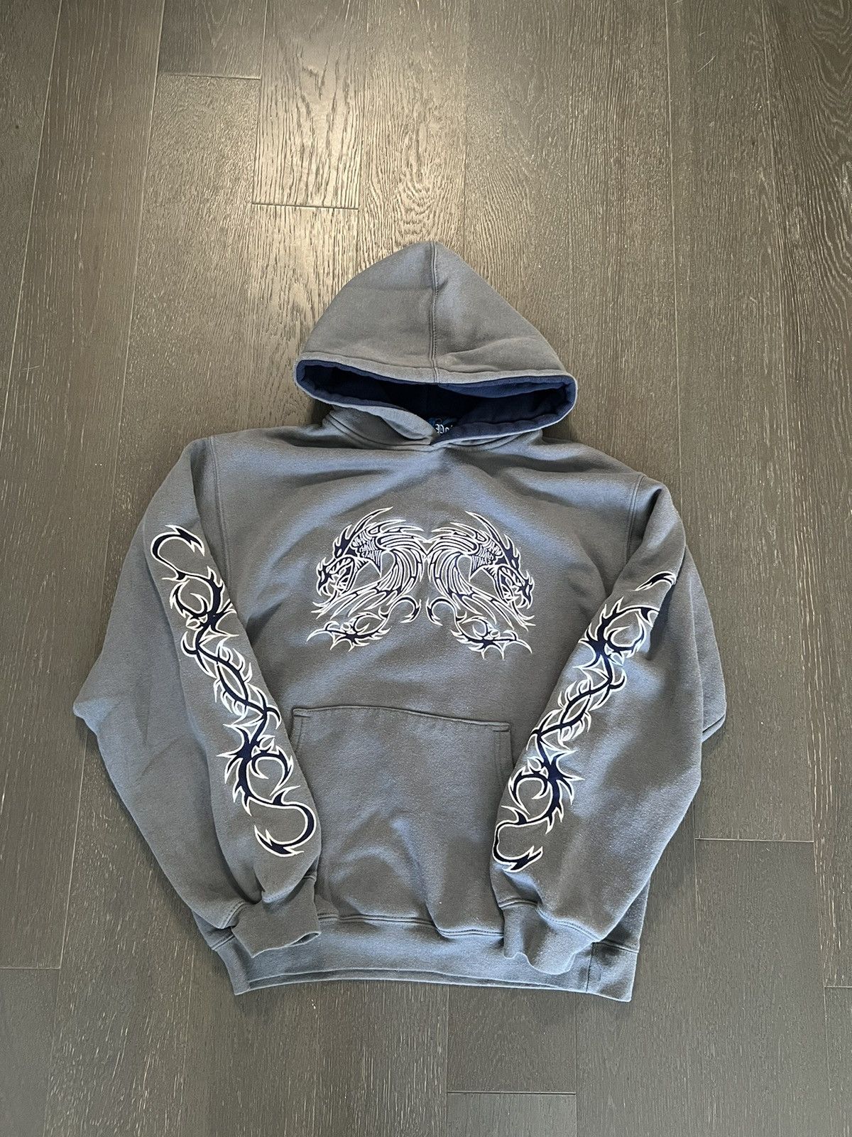 Image of Vintage Y2K Silver Point Tribal Hoodie in Grey, Men's (Size Small)