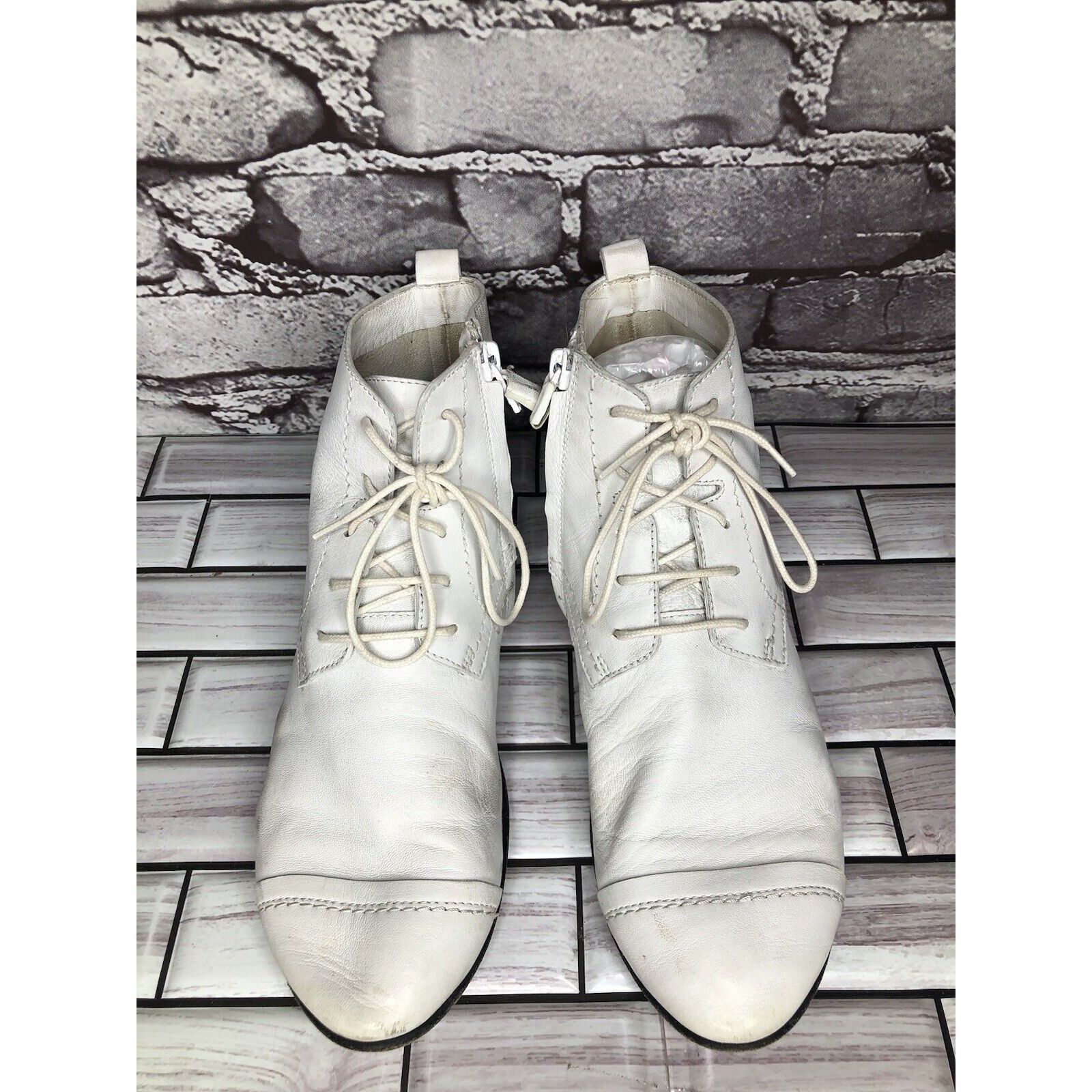 Costume National Costume National White Leather Side Zip Lace Up Ankle Boots Size US 6.5 / IT 36.5 - 8 Thumbnail