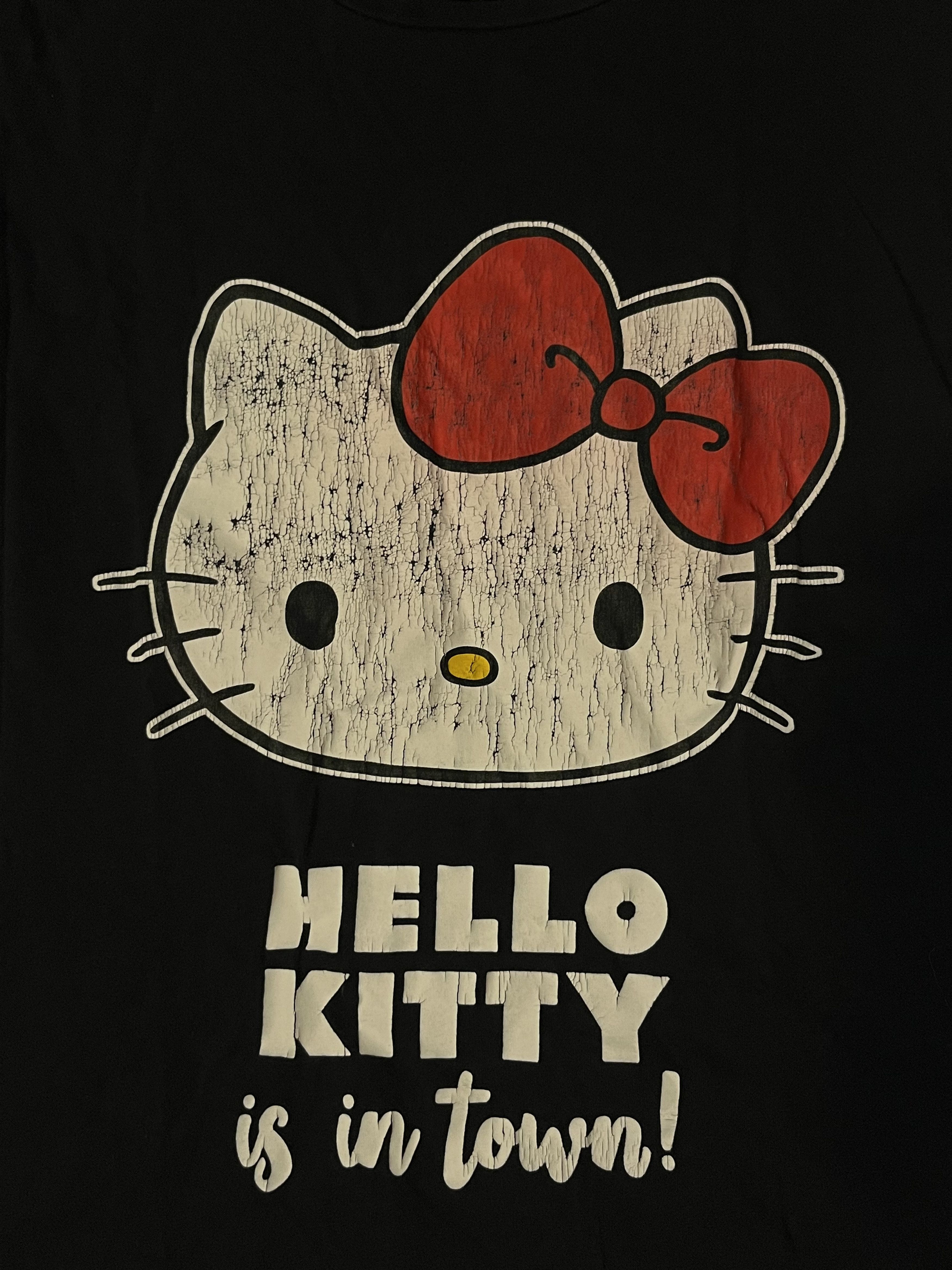 Anime × Cartoon Network × Vintage Vintage Hello Kitty "Is In Town!" y2k Longsleeve Size US M / EU 48-50 / 2 - 3 Thumbnail