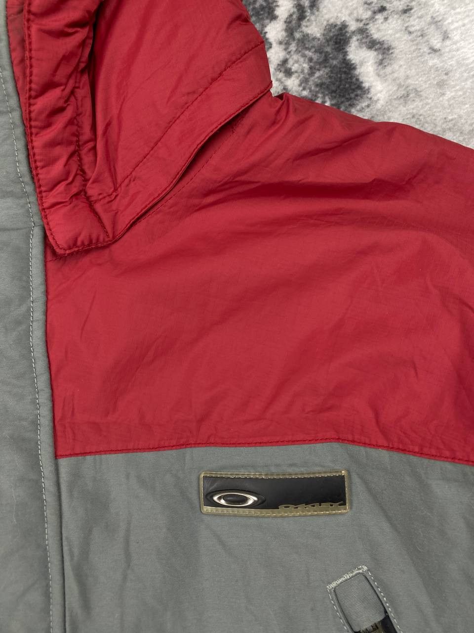 Oakley Vintage Oakley Ski Jacket Men Size XL Men Size XL Gray/ Red Size US XL / EU 56 / 4 - 3 Thumbnail