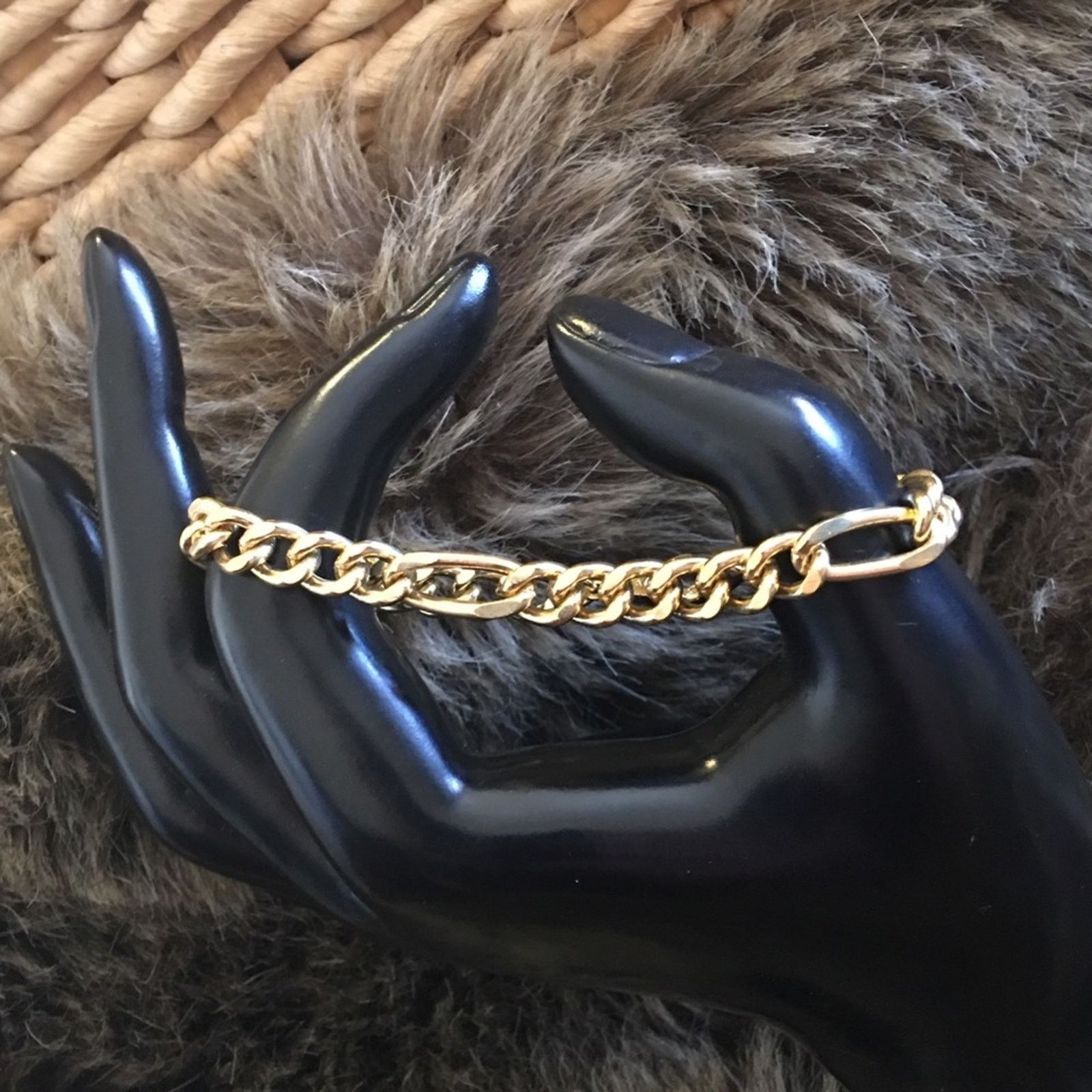 Jewelry Gold plated figaro chain lobster claw bracelet Size ONE SIZE - 1 Thumbnail