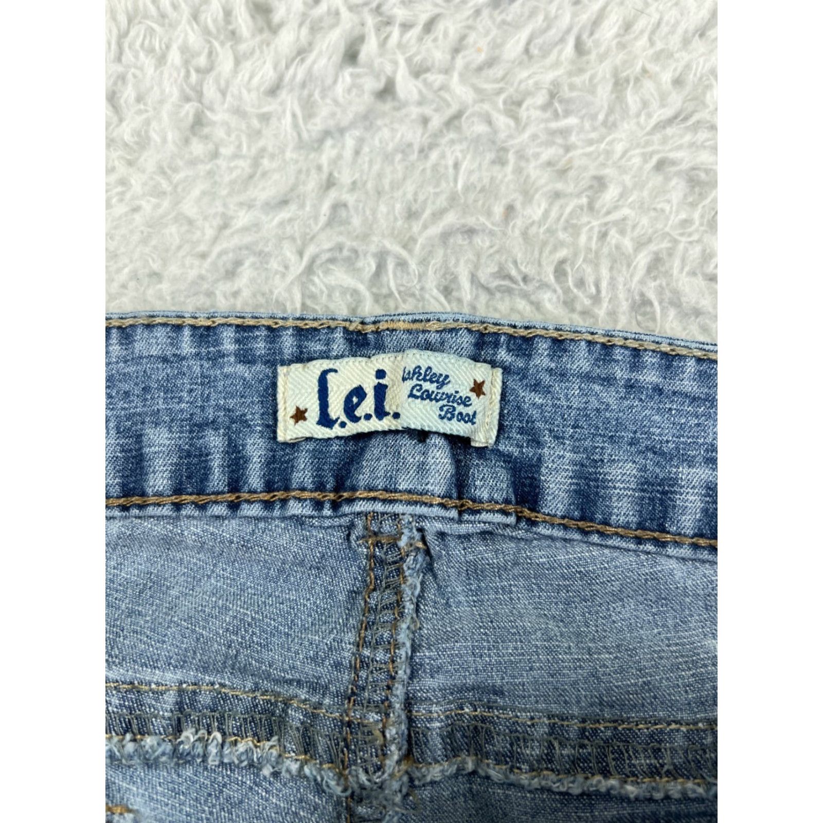 Vintage L.e.i. Jeans Junior 27x30 Blue Denim Bootcut Low Rise Embroidered Ashley Size 27" / US 4 / IT 40 - 6 Thumbnail