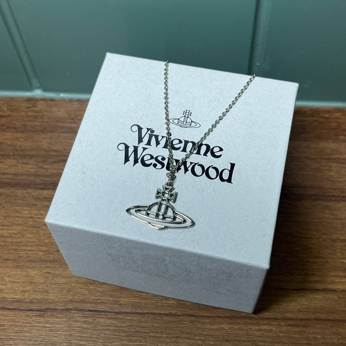 Vivienne Westwood VIVIENNE WESTWOOD Thin lines short flat orb pendant Size ONE SIZE - 5 Thumbnail
