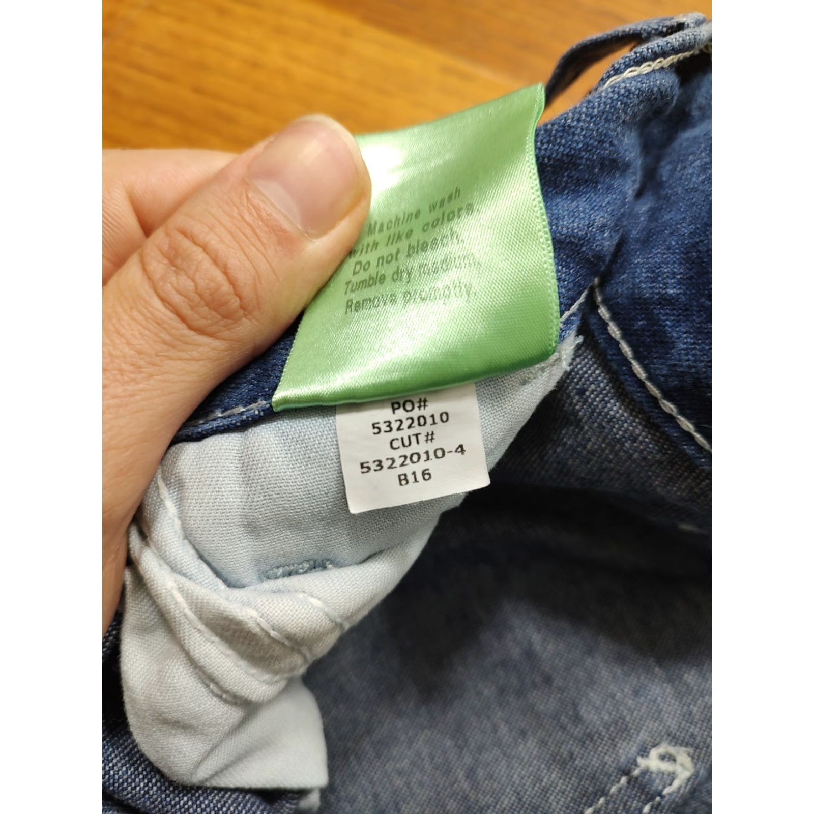Carhartt VINTAGE Carhartt Jeans Dungaree Fit Utility Relaxed Mens 38x32 Blue Denim 5-Pocket Distressed Waist 12in Rise 100% Cotton Shirt? Size US 38 / EU 54 - 6 Thumbnail