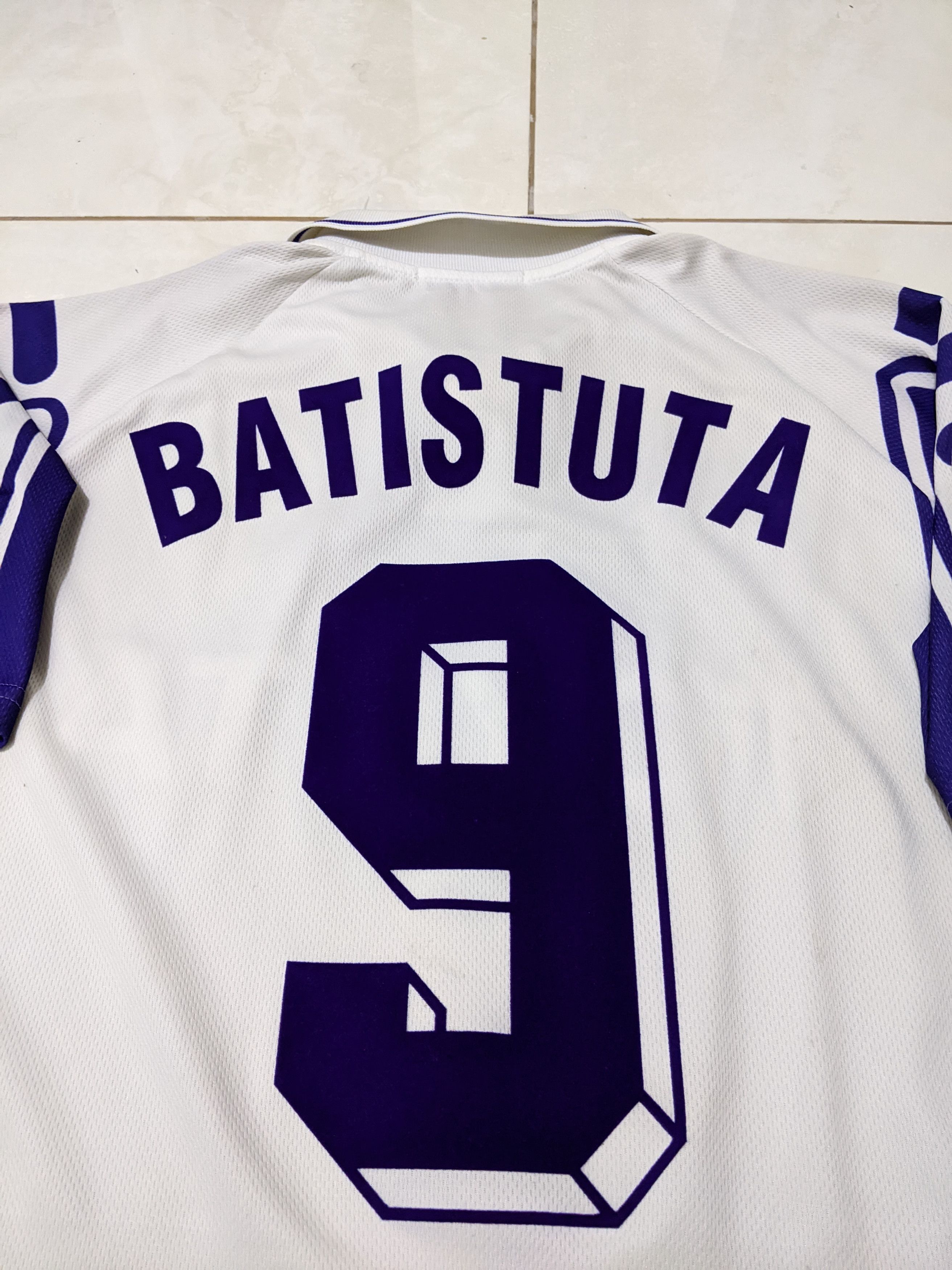 Fila Fiorentina away 1999-00 Batistuta Jersey football shirt Size US M / EU 48-50 / 2 - 3 Thumbnail
