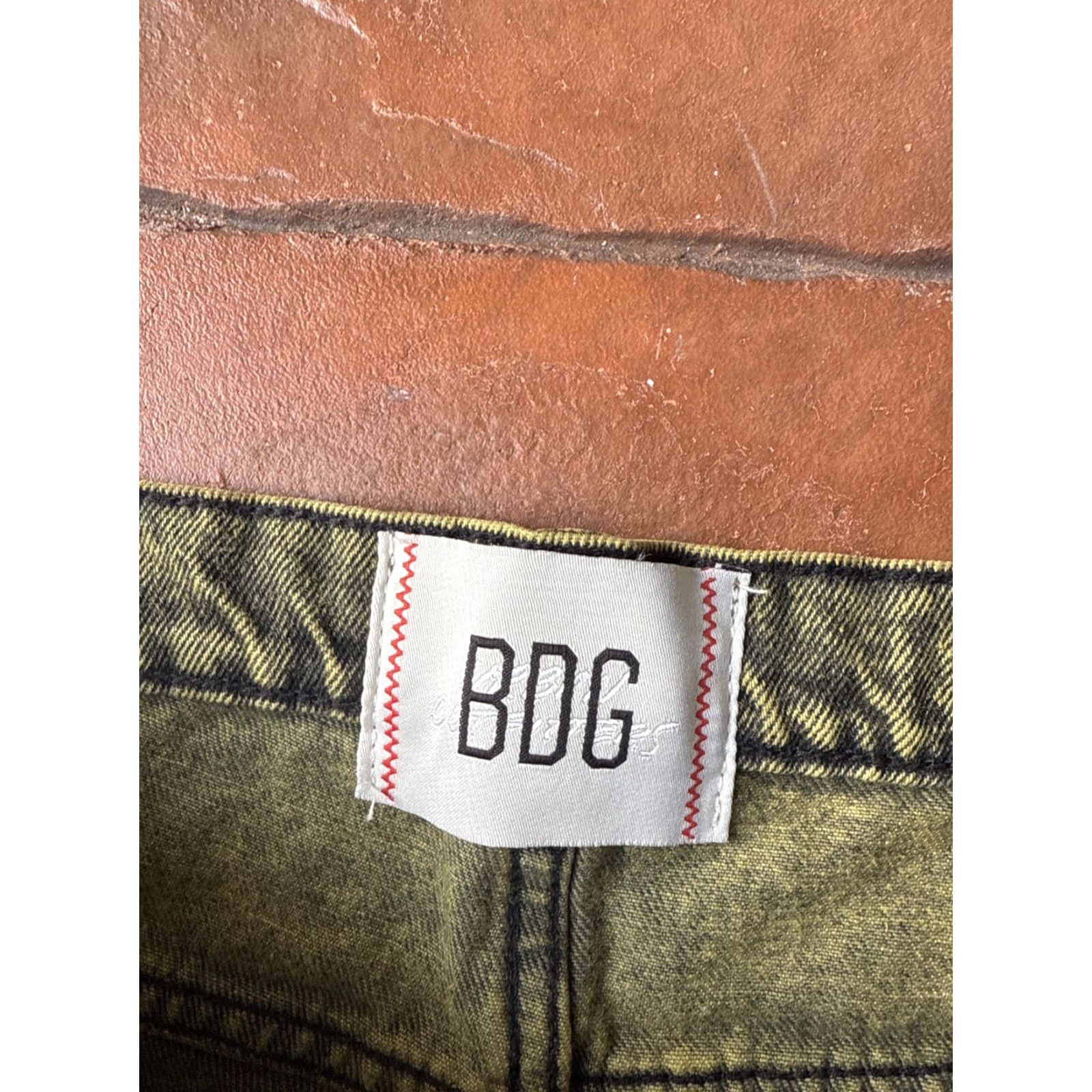 Bdg NWT BDG Baggy Oversized Denim Jean Men's Medium Green Denim Wide-Leg Casual Grunge Skater Pockets Badge Logo Zipper Button Size US 31 - 3 Thumbnail