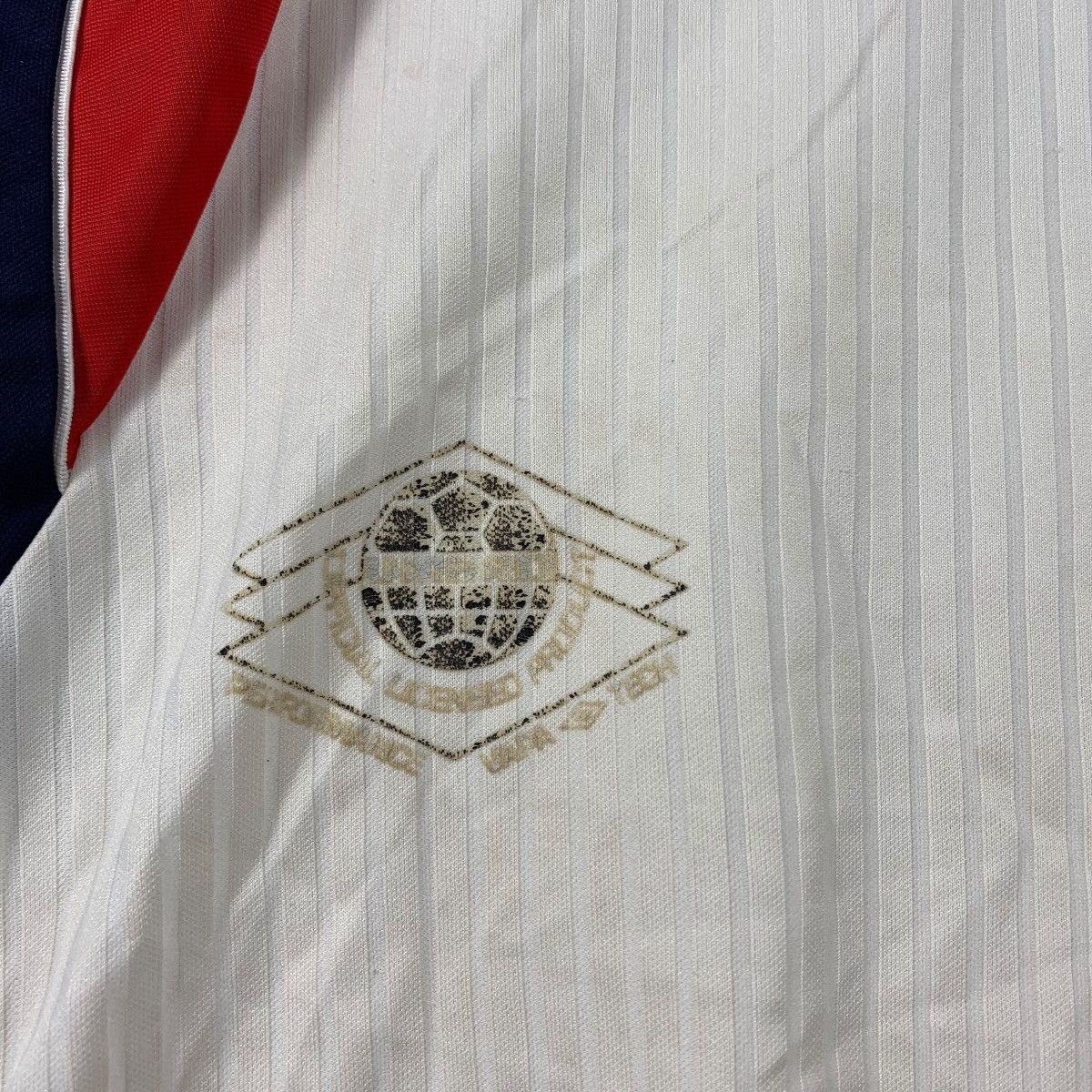 Umbro Vintage UMBRO ENGLAND 1997/98 Home kit football jersey Size US M / EU 48-50 / 2 - 9 Thumbnail