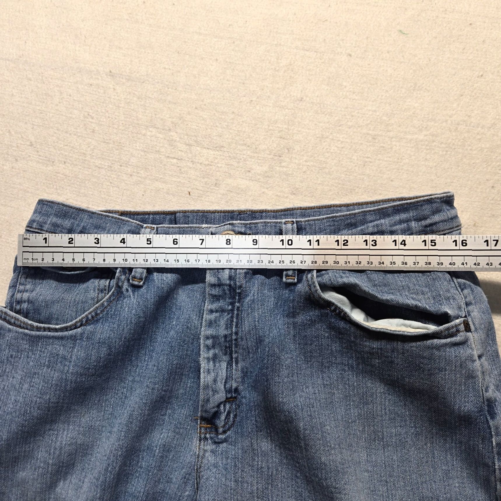 Wrangler VINTAGE Wrangler Jeans Denim Pants 100% Cotton Straight Leg Adult Mens 33 x 30 Blue 5-Pocket Design Band 9TRLAVS Regular Mens Jeans Size US 33 - 4 Thumbnail