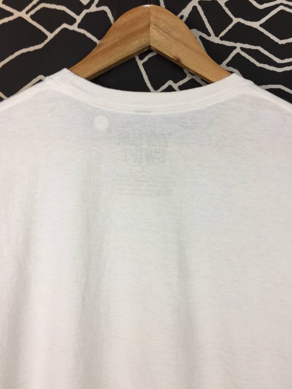 Band Tees Taylor Swift Feeling 22 Cat Graduation Long Sleeve Tee Size US L / EU 52-54 / 3 - 10 Thumbnail
