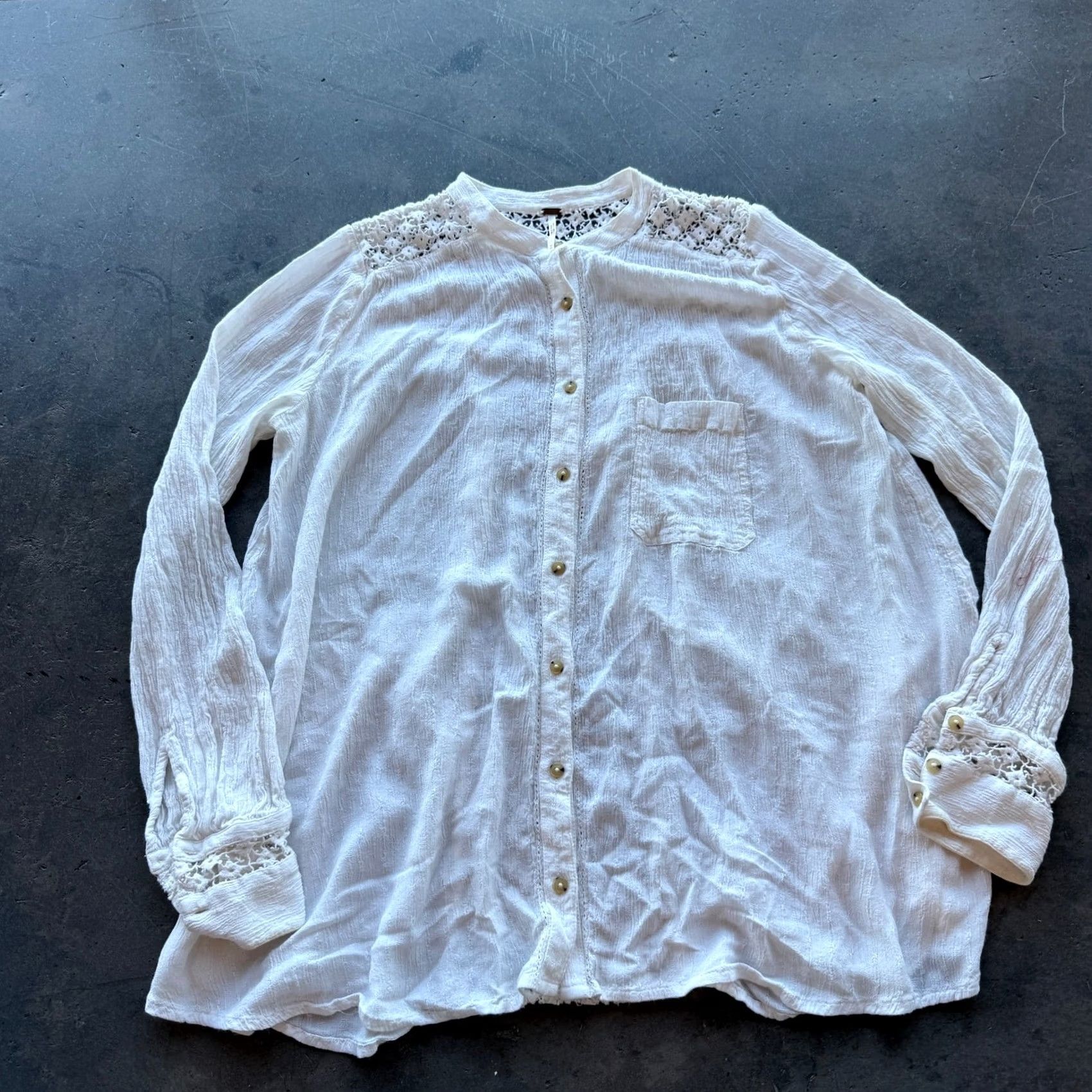 Vintage VINTAGE Boho Free People Ivory Lace Eyelet Longsleeve Flowy Top Women's M Shirt Size M / US 6-8 / IT 42-44 - 2 Thumbnail