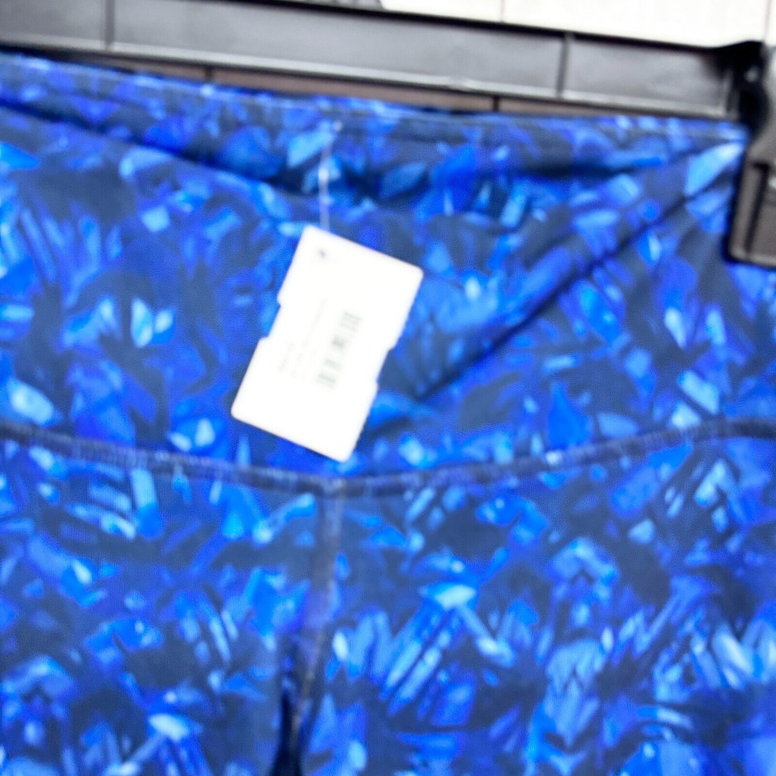 Alo Alo Leggings XXS Airbrush Kaleidoscope Blue Ankle High Waist Size 23" - 2 Thumbnail