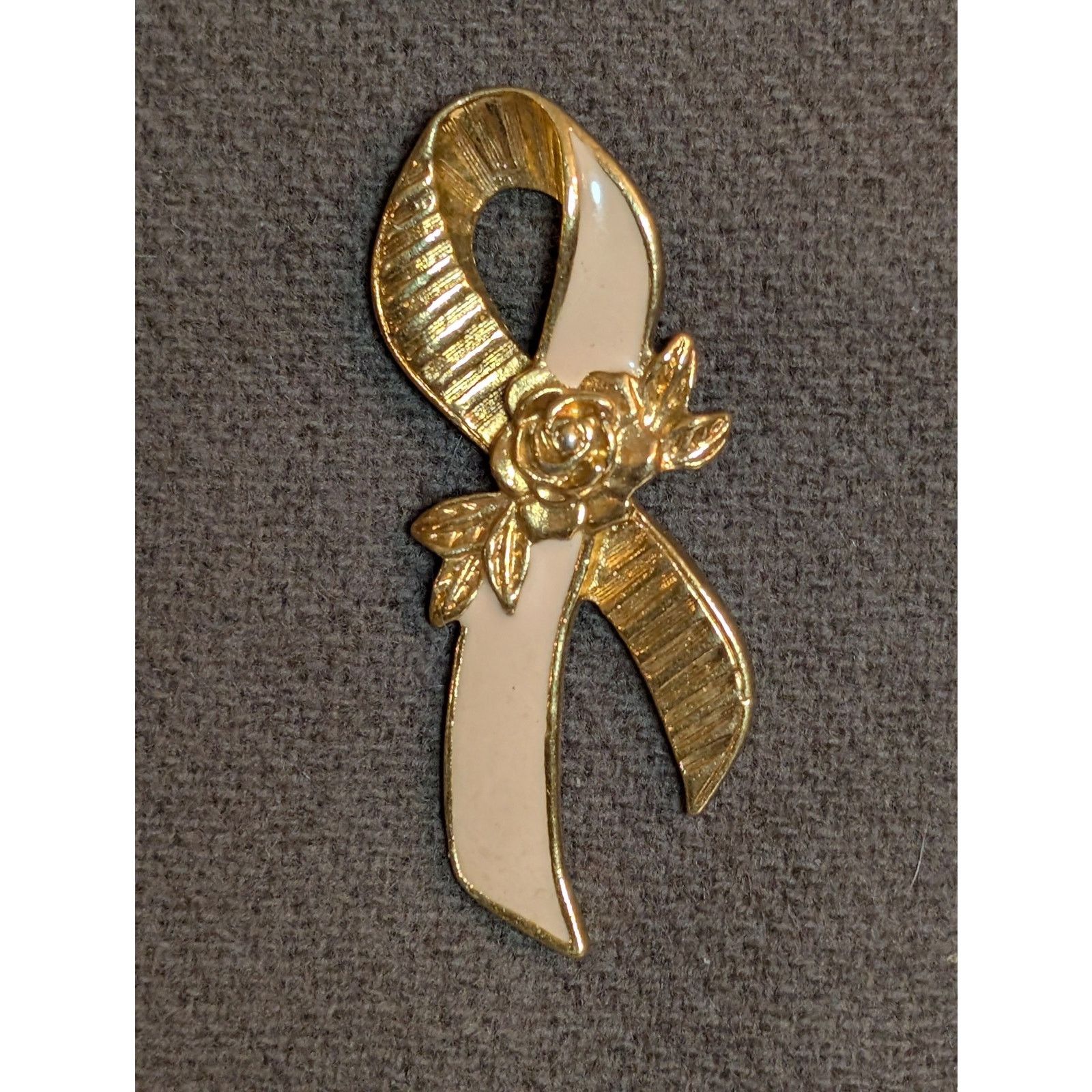 Vintage VTG 1994 Avon Breast Cancer Floral Pink Ribbon Lapel Pin Size ONE SIZE - 2 Thumbnail