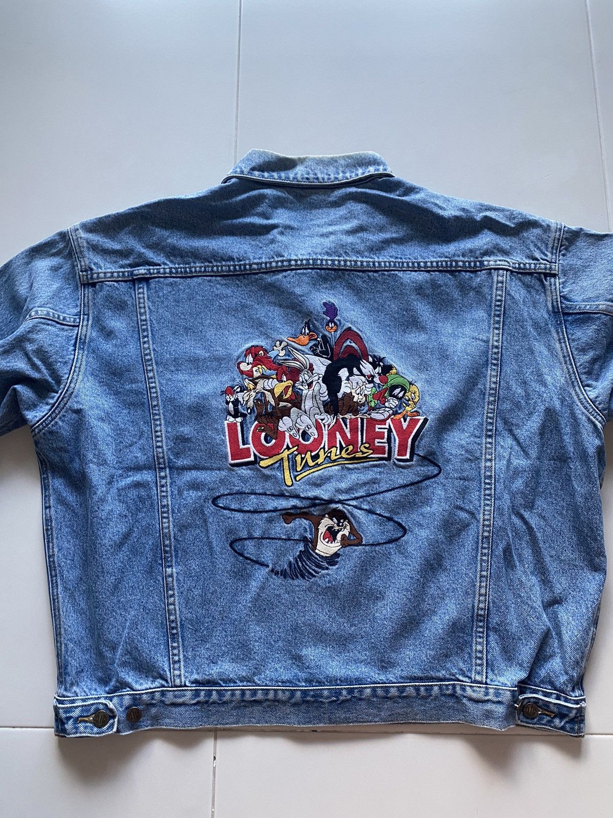 Warner Bros 90s looney tunes embroided denim jacket | Grailed