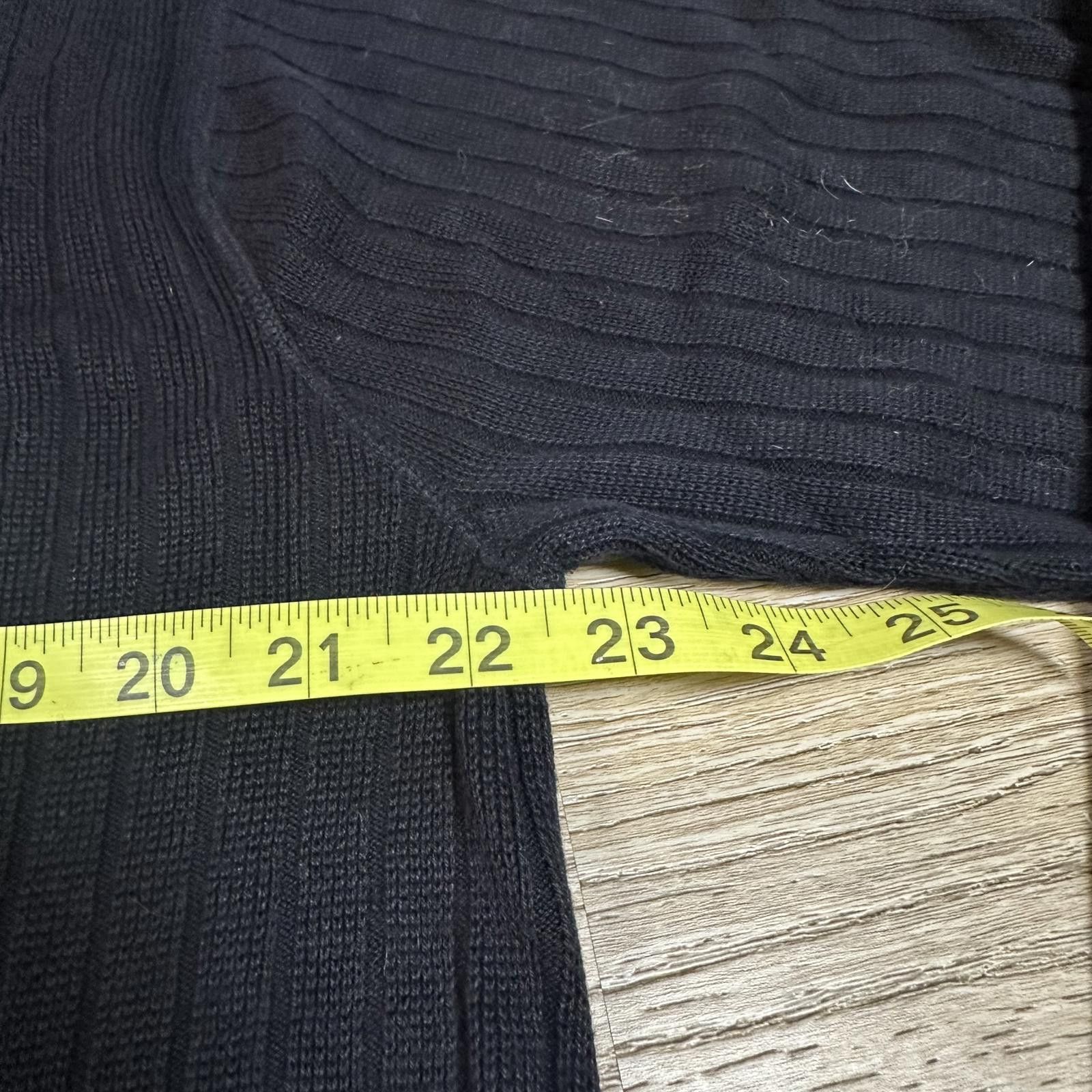 Quiksilver Quiksilver Mens V-neck Sweater XL Black Ribbed Size US XL / EU 56 / 4 - 6 Thumbnail