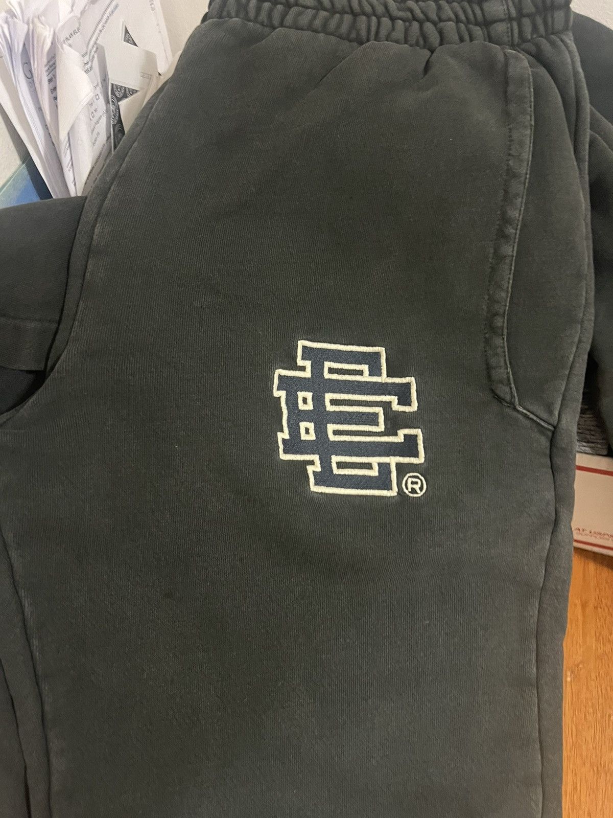 Eric Emanuel Eric Emanuel washed black w navy embroidered EE sweatpants Size US 32 / EU 48 - 2 Thumbnail
