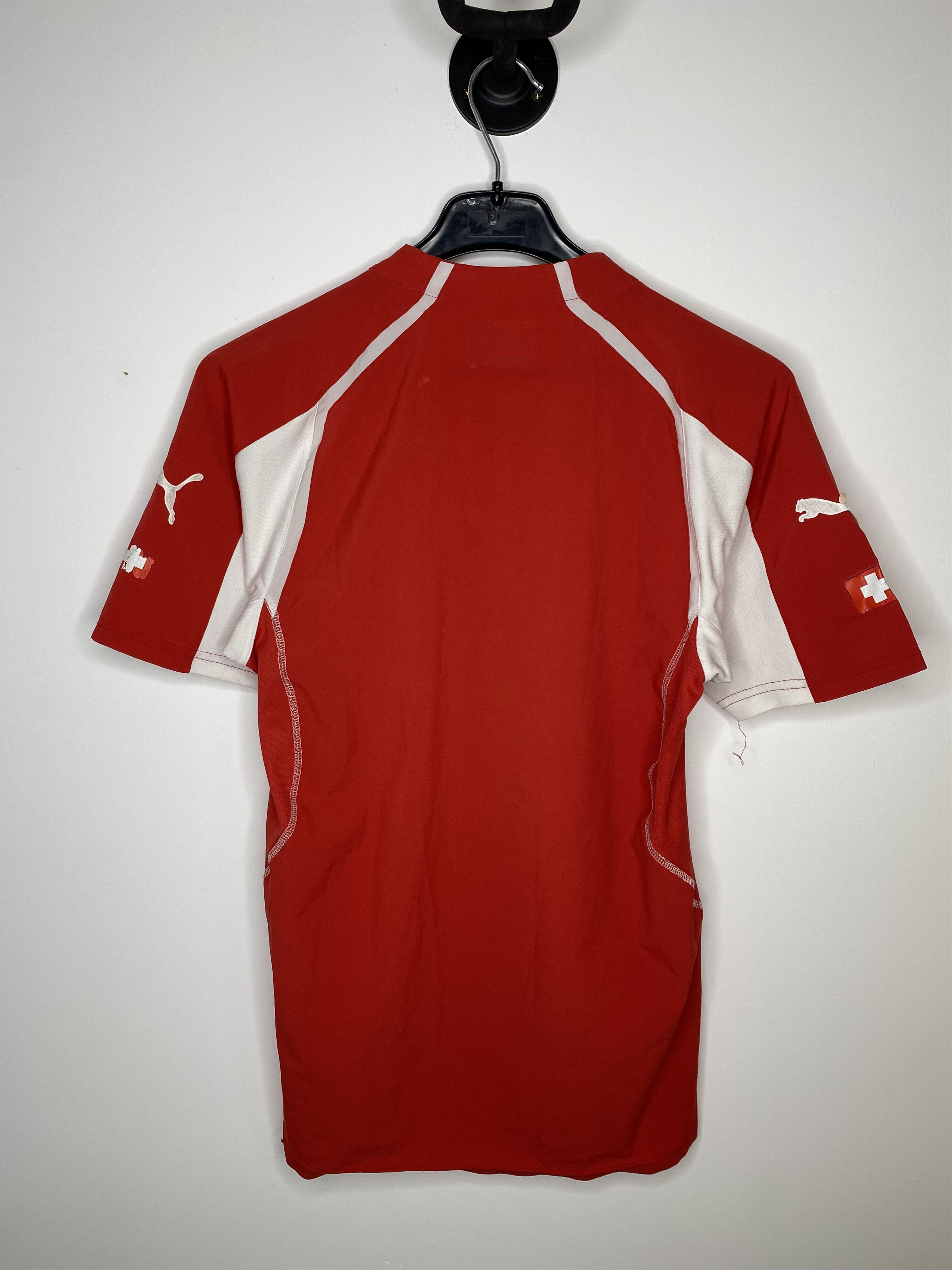 Puma SWITZERLAND TEAM 2004 2006 HOME FOOTBALL SHIRT SOCCER JERSEY Size US S / EU 44-46 / 1 - 2 Thumbnail