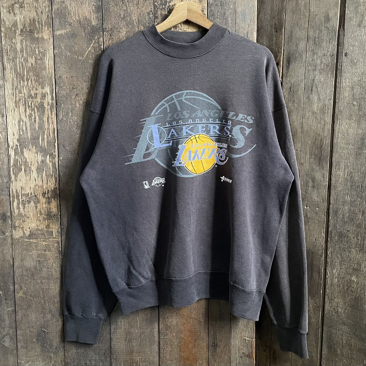 Hanes × NBA × Vintage Vintage Lakers Crewneck Sweatshirt Size US L / EU 52-54 / 3 - 1 Thumbnail