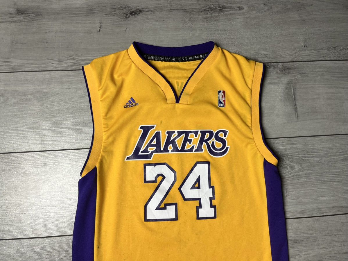 Adidas KOBE BRYANT LOS ANGELES LAKERS BASKETBALL JERSEY NBA ADIDAS Size US S / EU 44-46 / 1 - 3 Thumbnail