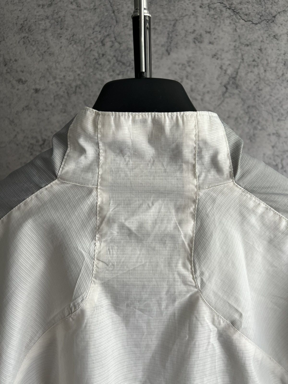 Nike Vintage Nike 2000s Nylon Light Jacket 1/2 Zip White Y2K Size US L / EU 52-54 / 3 - 9 Thumbnail