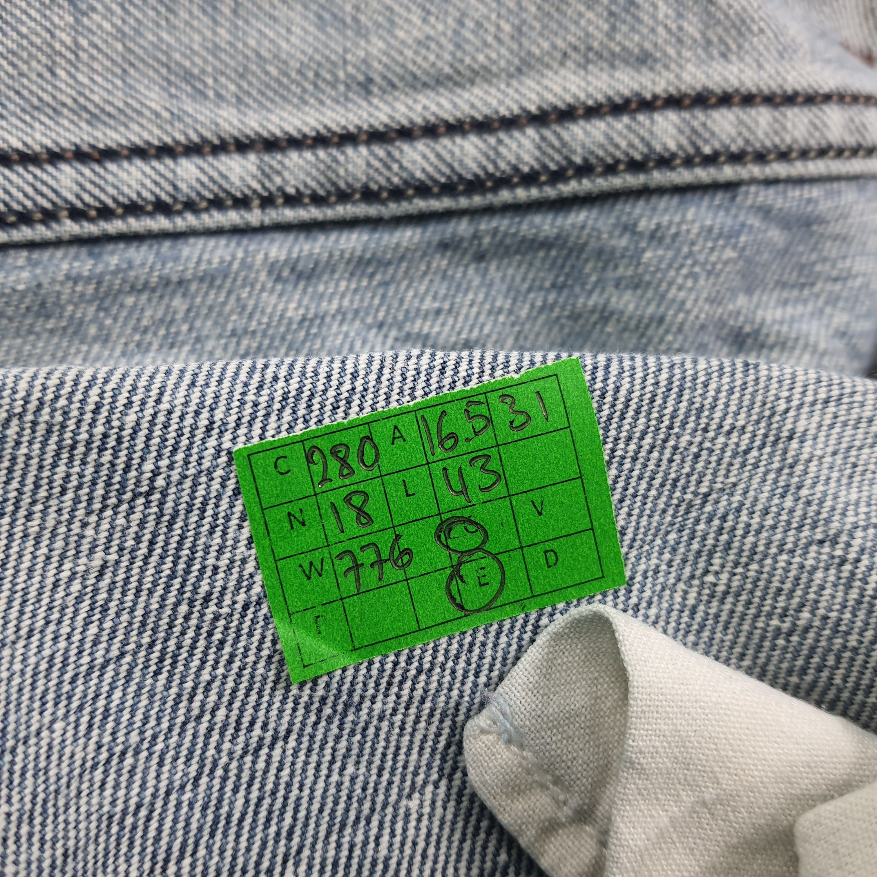 Levi's Vintage Levi's 569 Loose Straight Distressed Jeans C280N18 Size US 34 / EU 50 - 13 Thumbnail