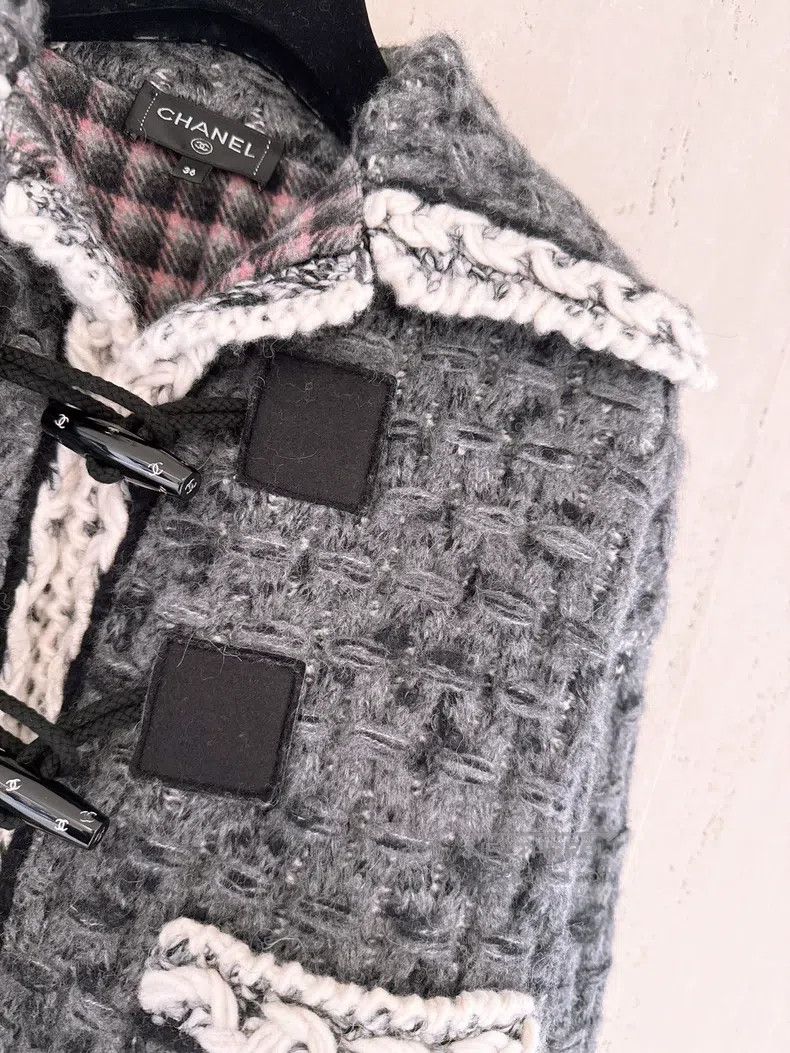 Chanel Chanel 21B Autumn and Winter Preview Gray Ox Horn Buckle C Size XS / US 0-2 / IT 36-38 - 3 Thumbnail