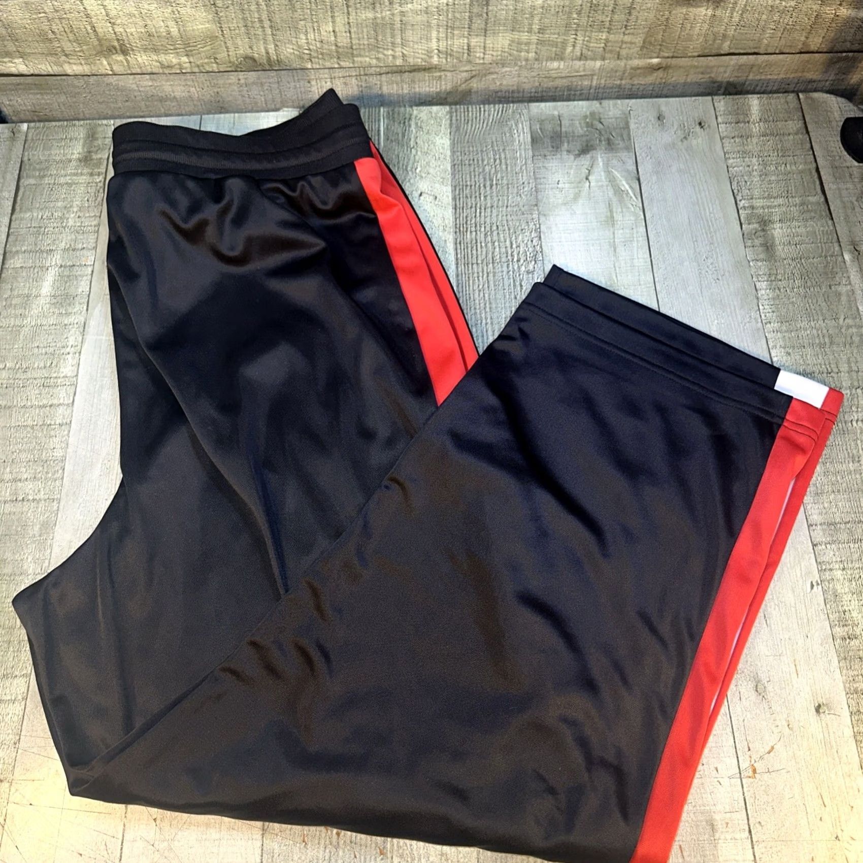 Bebe VINTAGE Bebe Track Pants XL Black Red White Side Stripe Baggy Y2K Streetwear Womens Pants XL Black Red White Side Stripe Baggy Y2K Streetwear Size 40" / US 18 - 2 Thumbnail