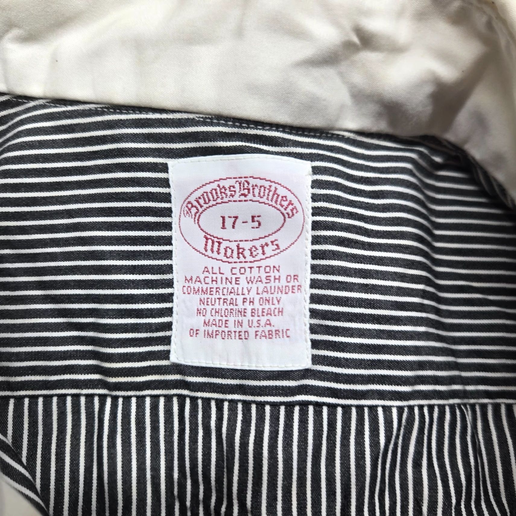 Brooks Brothers VINTAGE Brooks Brothers Dress Shirt Men Large Black White Stripe Long Sleeve Button-Down Non-Iron 17 Size US XL / EU 56 / 4 - 3 Thumbnail