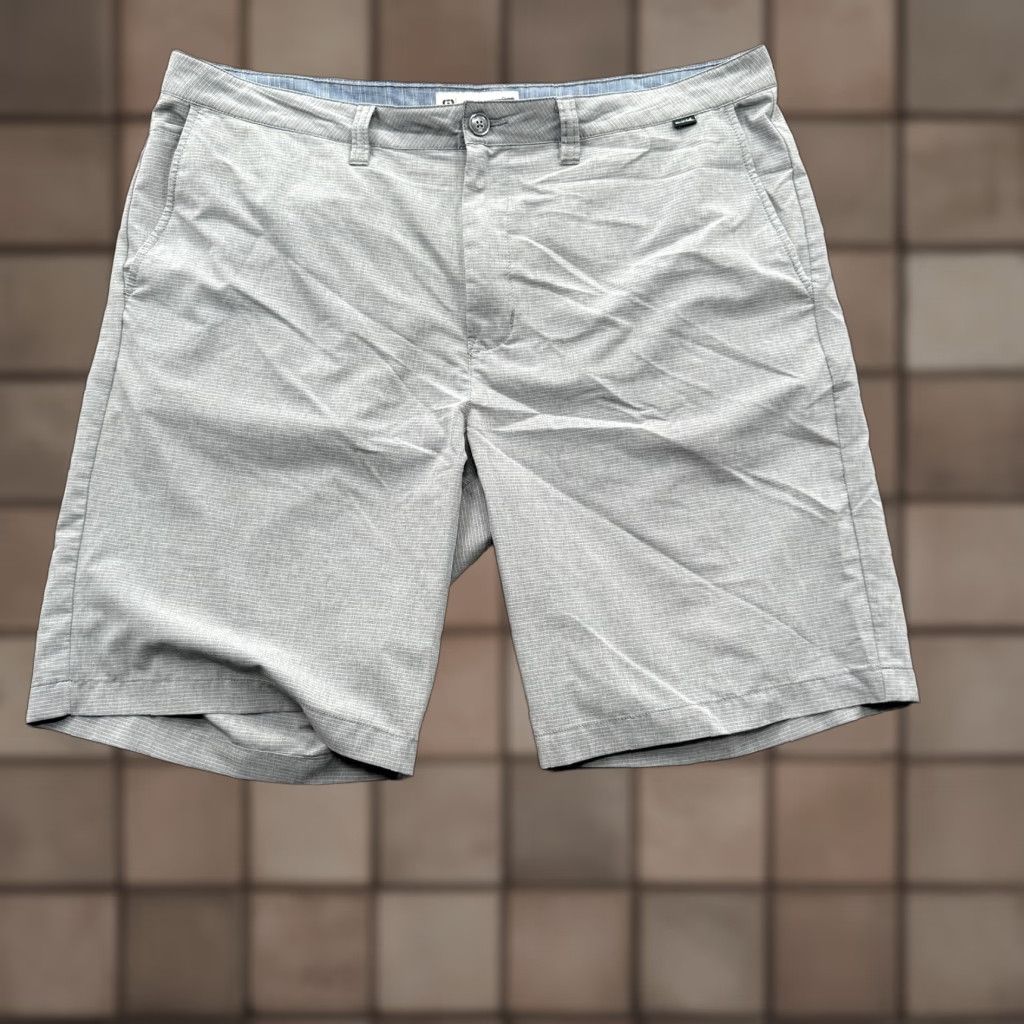 TravisMathew Travis Mathew Shorts Mens 38 Gray Stretch Golf Lightweight Casual Performance Mens Size US 38 / EU 54 - 1 Thumbnail