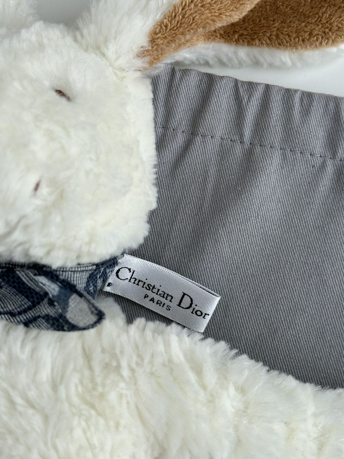 Christian Dior Monsieur × Dior × Vintage Dior 2001 Bunny Rabbit White Toy with Monogram Scarf Size ONE SIZE - 2 Thumbnail