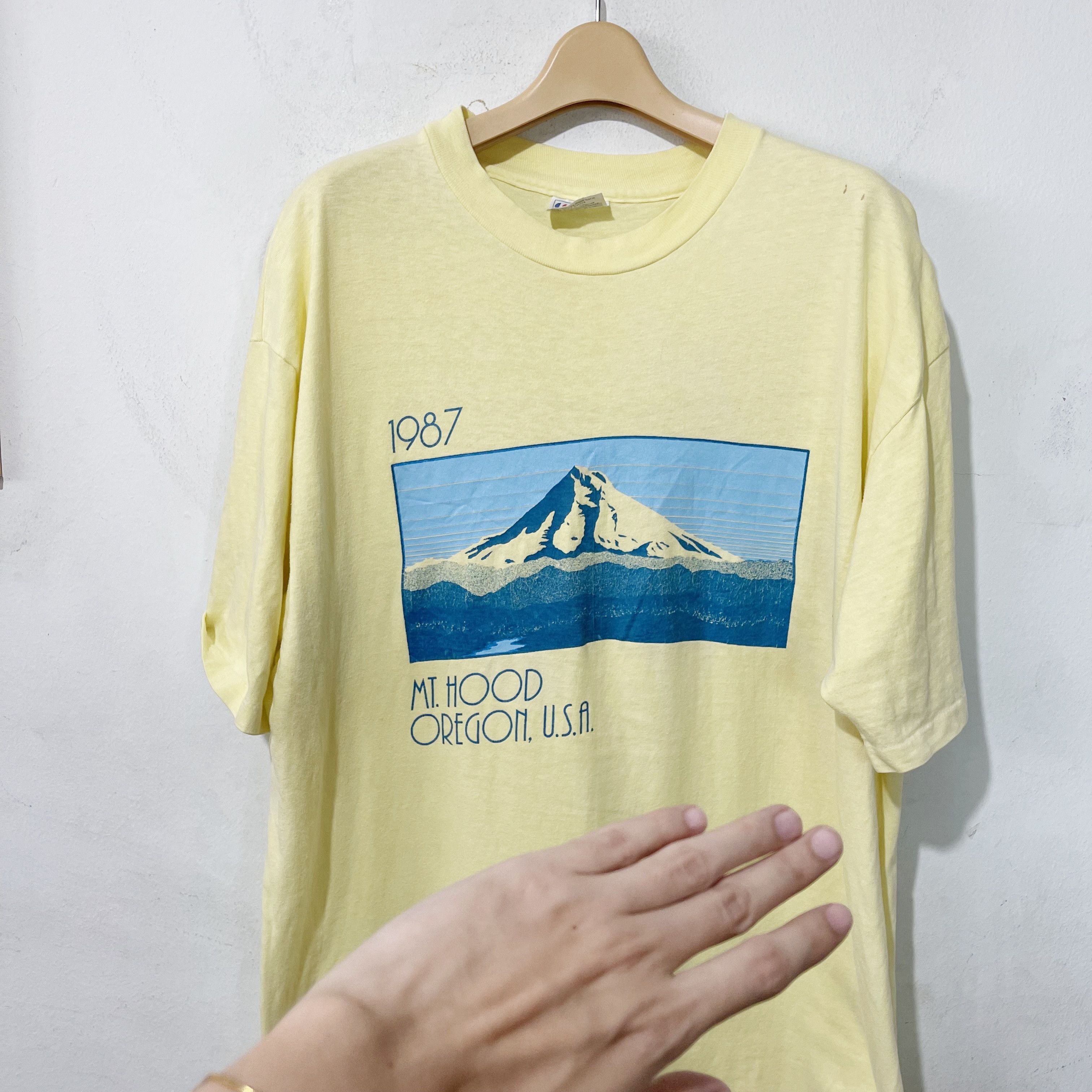 Vintage Vintage 1987 Mount Hood Oregon Shirt Size US XL / EU 56 / 4 - 2 Thumbnail